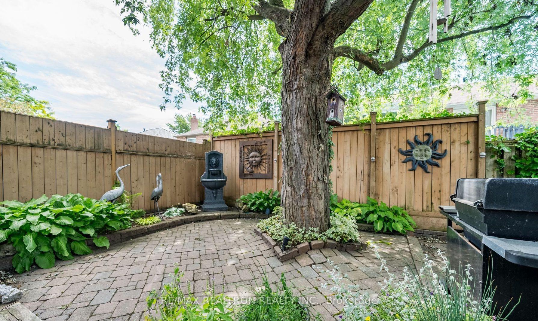 Photo 32 of 536 Dahlia Crescent, Pickering, Rosebank — HOMEH
