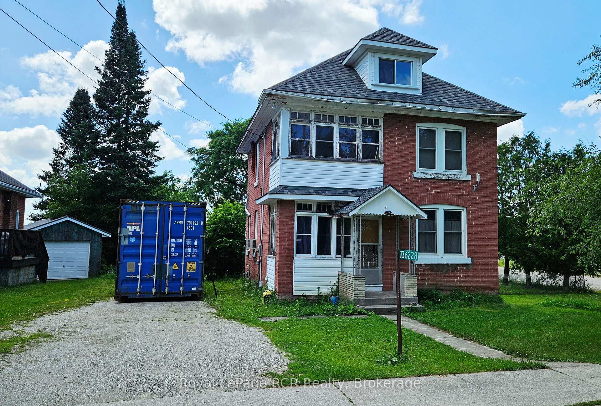 Front of 136228 Grey Road 40