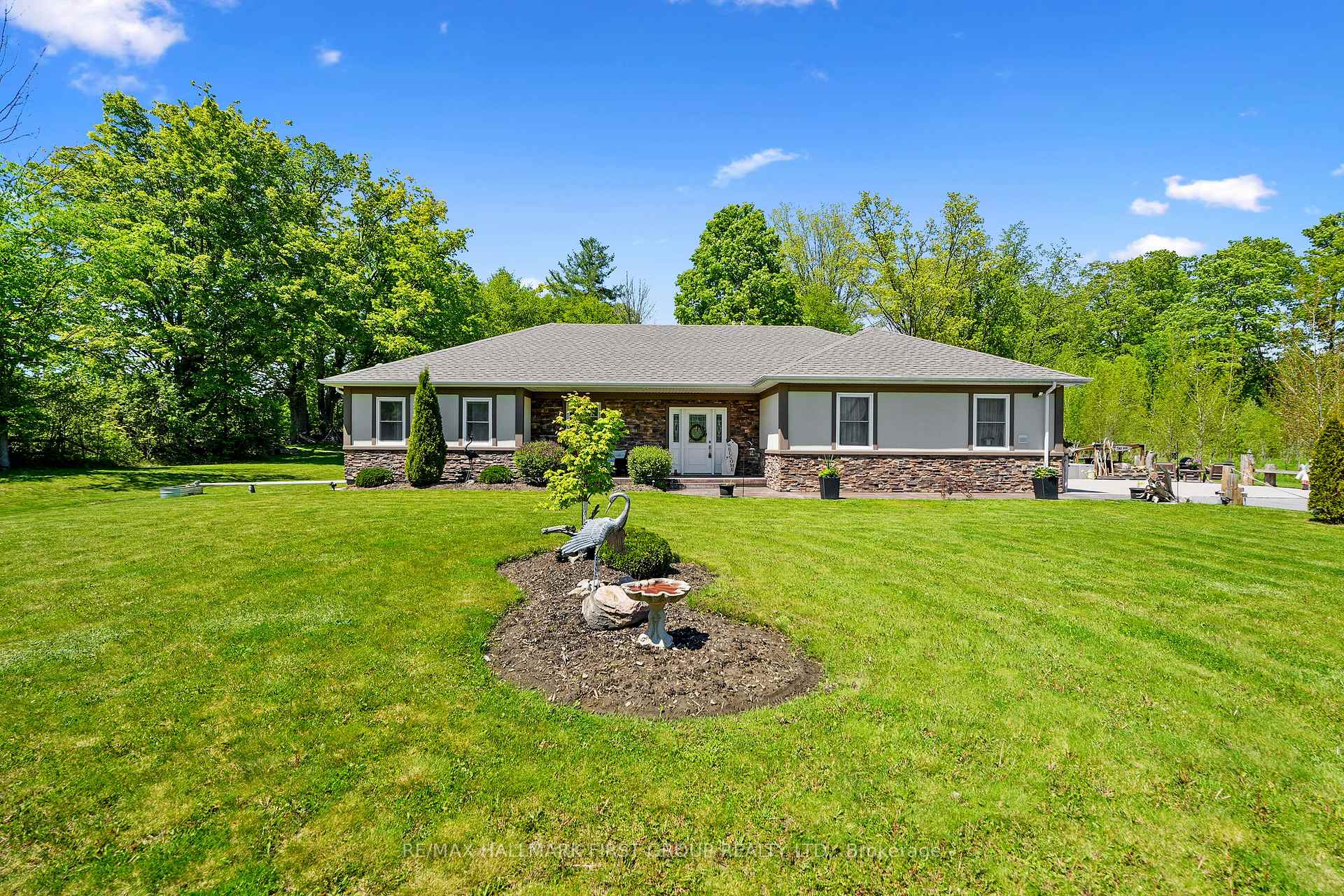 Front of 880 Dingman Road