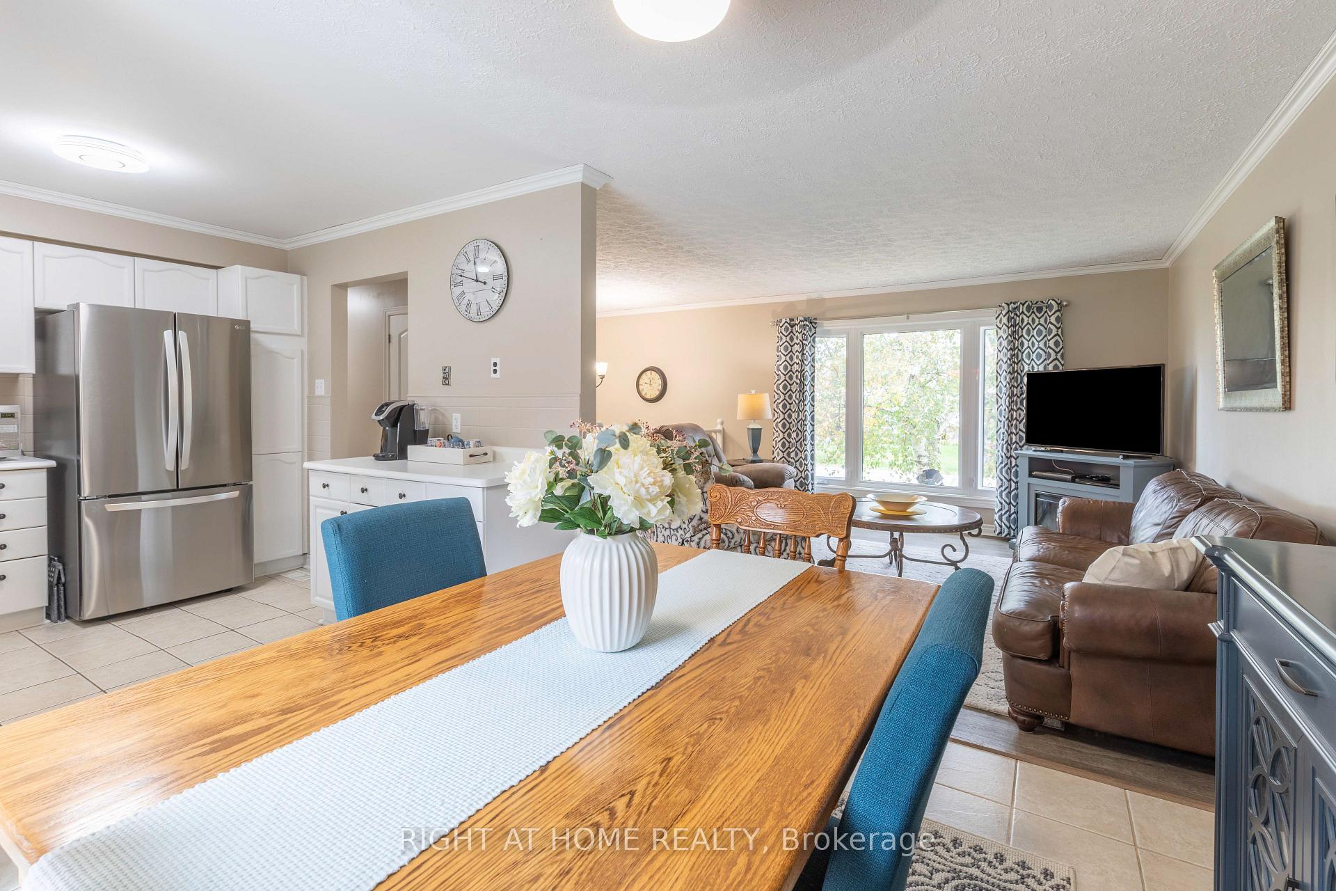Photo 9 of 6 Edgewood Crescent, Clearview, New Lowell — HOMEH