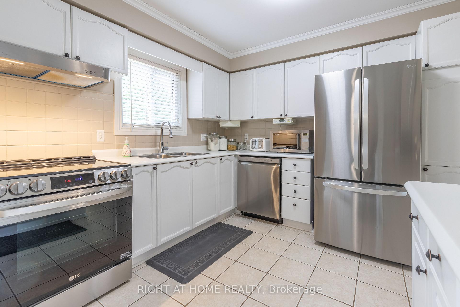 Photo 10 of 6 Edgewood Crescent, Clearview, New Lowell — HOMEH
