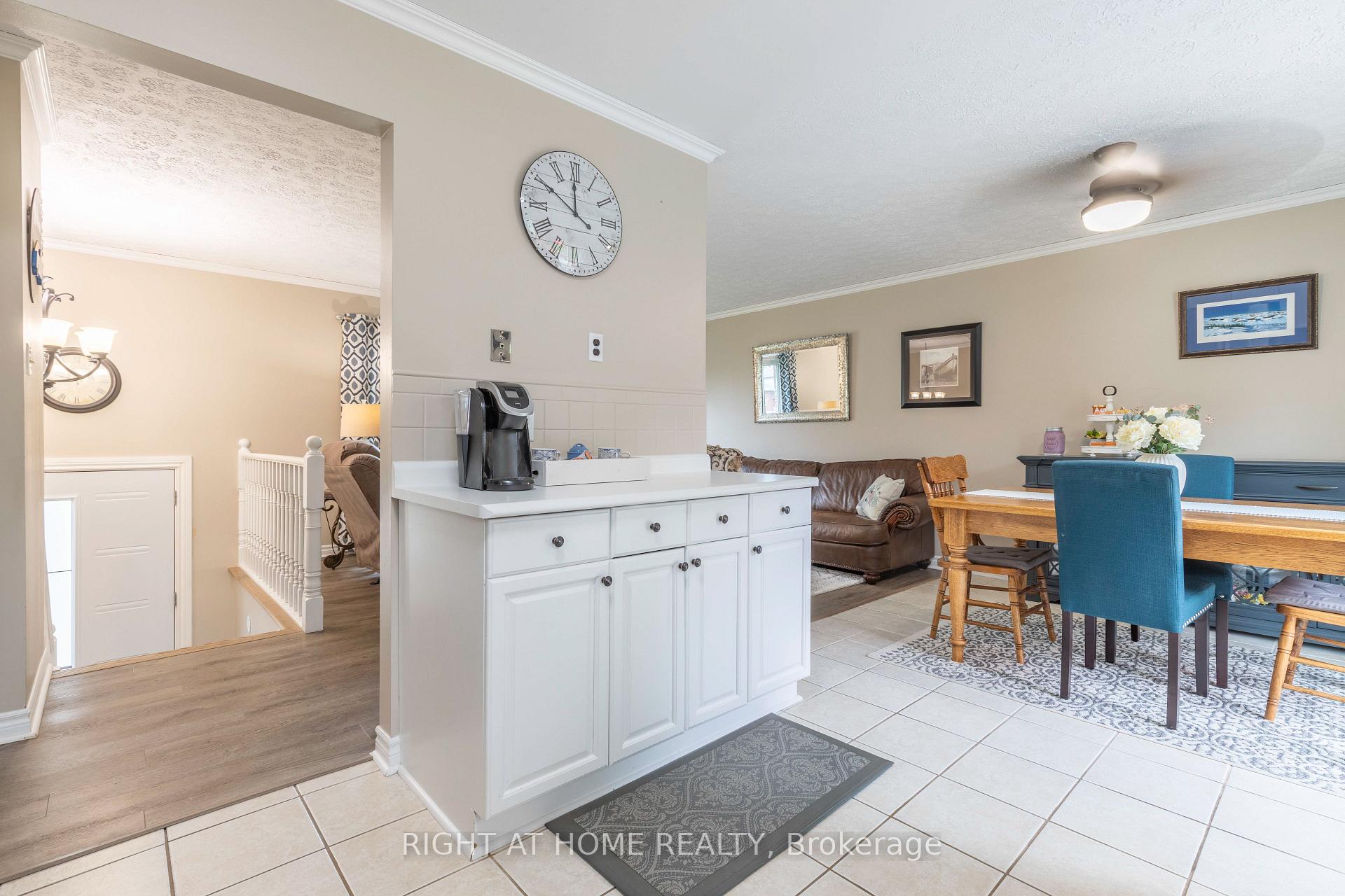 Photo 11 of 6 Edgewood Crescent, Clearview, New Lowell — HOMEH