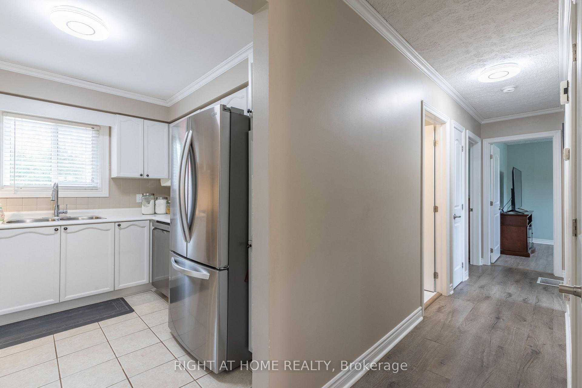Photo 13 of 6 Edgewood Crescent, Clearview, New Lowell — HOMEH