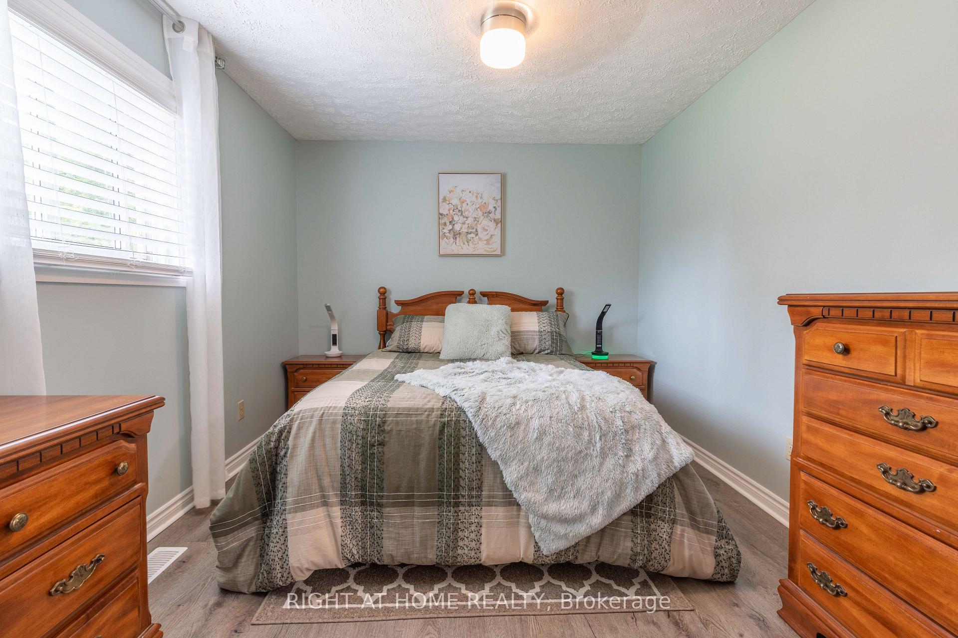 Photo 18 of 6 Edgewood Crescent, Clearview, New Lowell — HOMEH