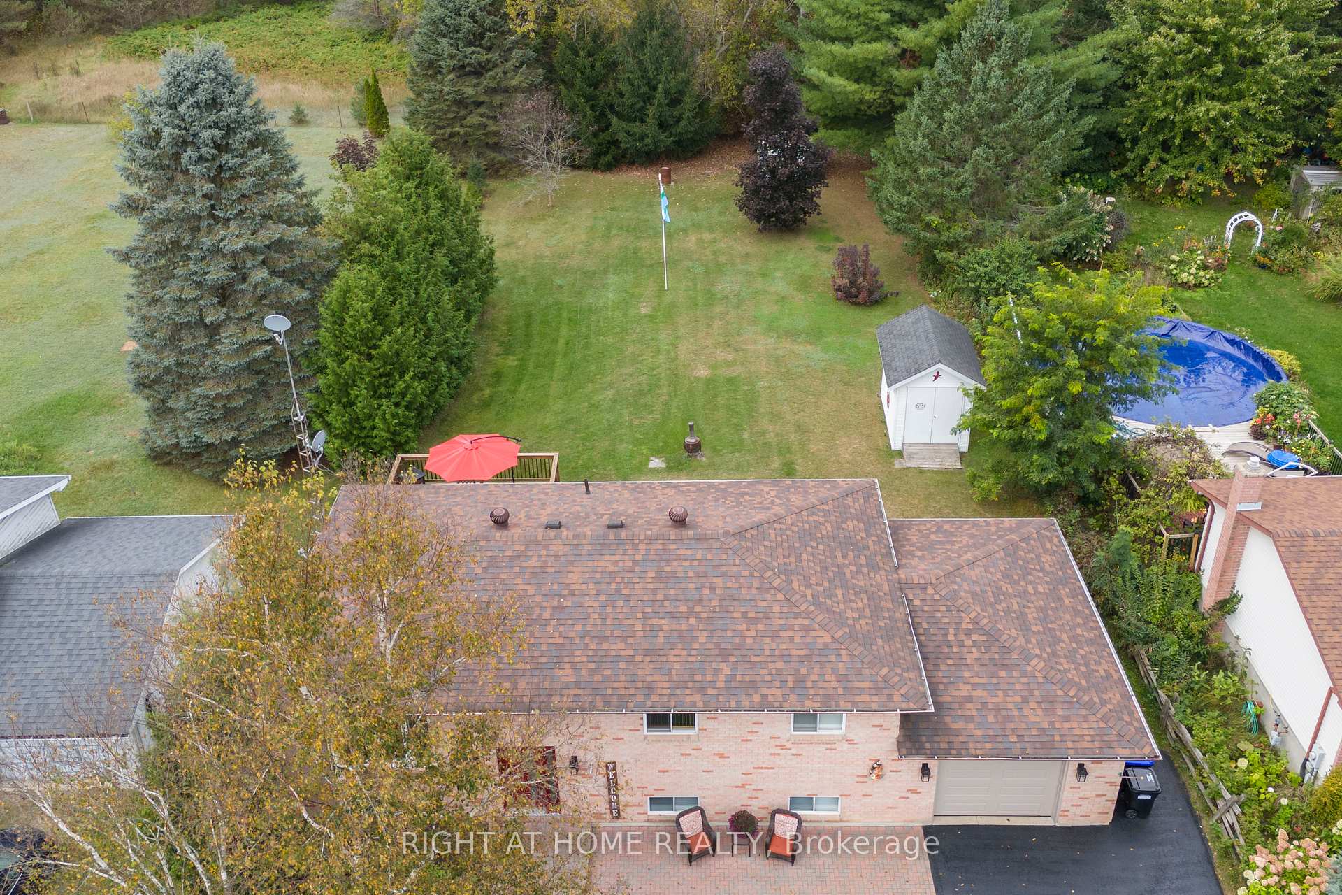 Photo 30 of 6 Edgewood Crescent, Clearview, New Lowell — HOMEH