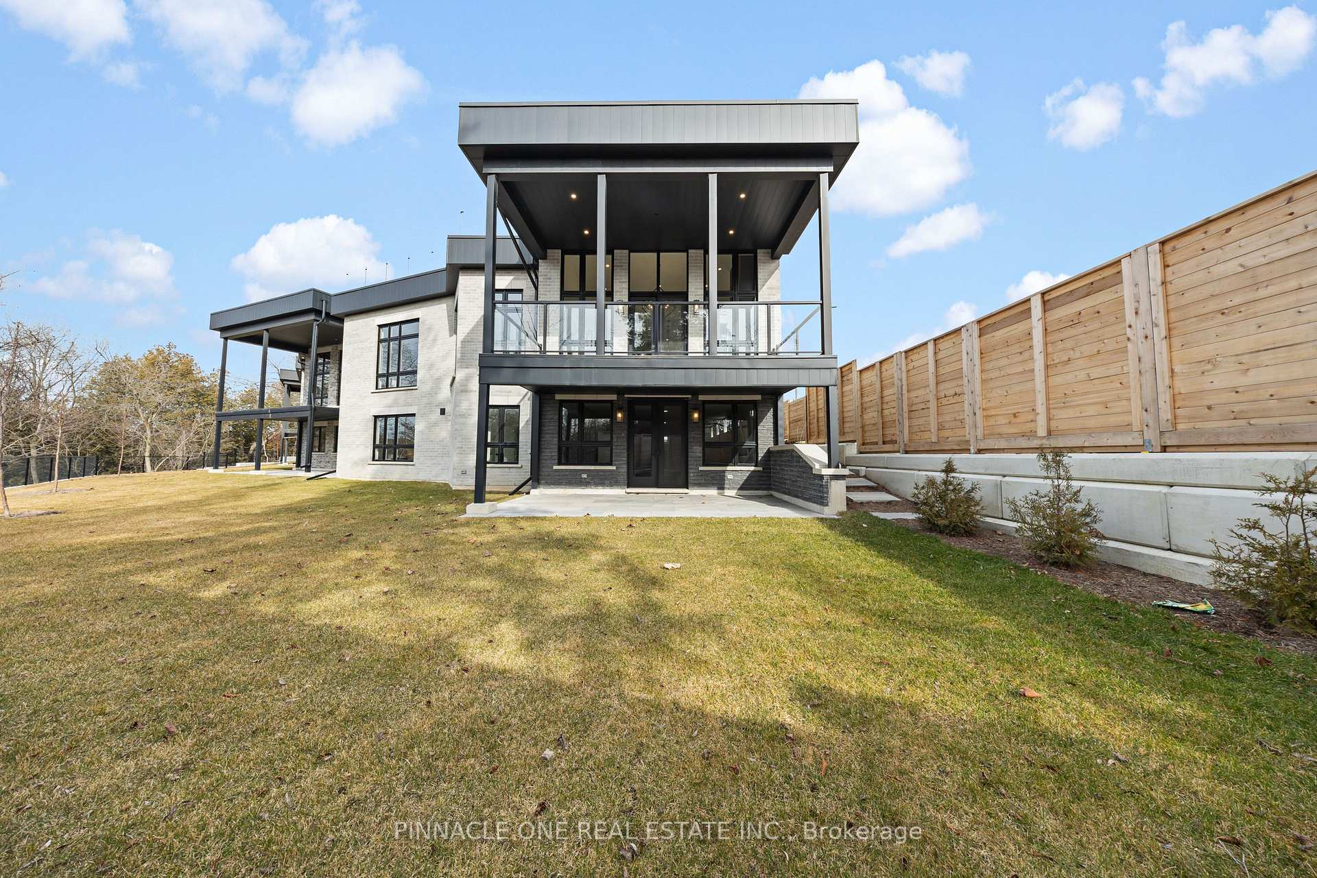 Photo 5 of 12 Tidmarsh Lane, Ajax, Northwest Ajax — HOMEH