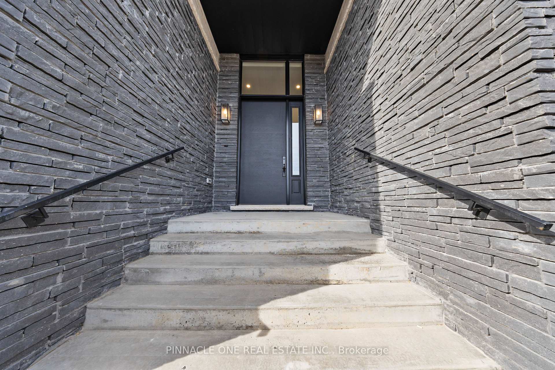 Photo 9 of 12 Tidmarsh Lane, Ajax, Northwest Ajax — HOMEH