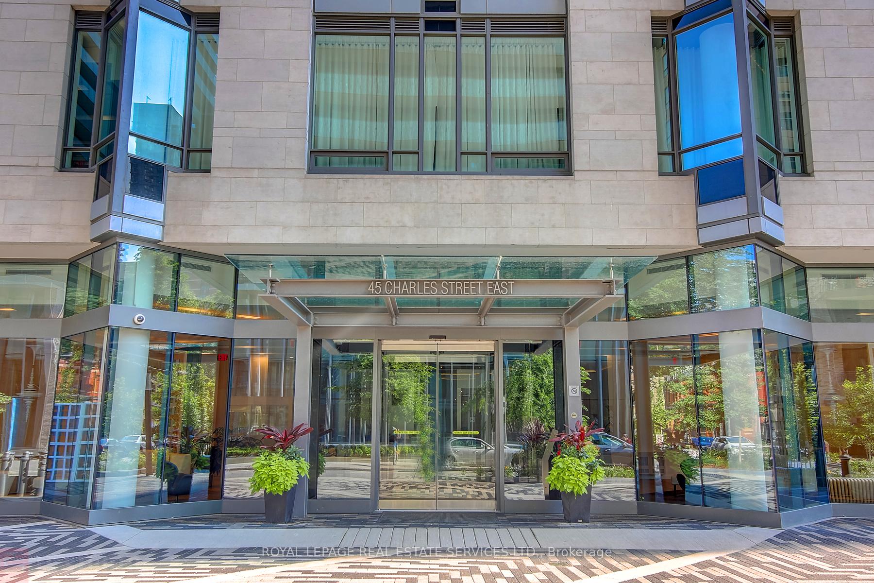 Photo 2 of Unit 4111, 45 Charles Street E, Toronto, Church-Yonge Corridor — HOMEH
