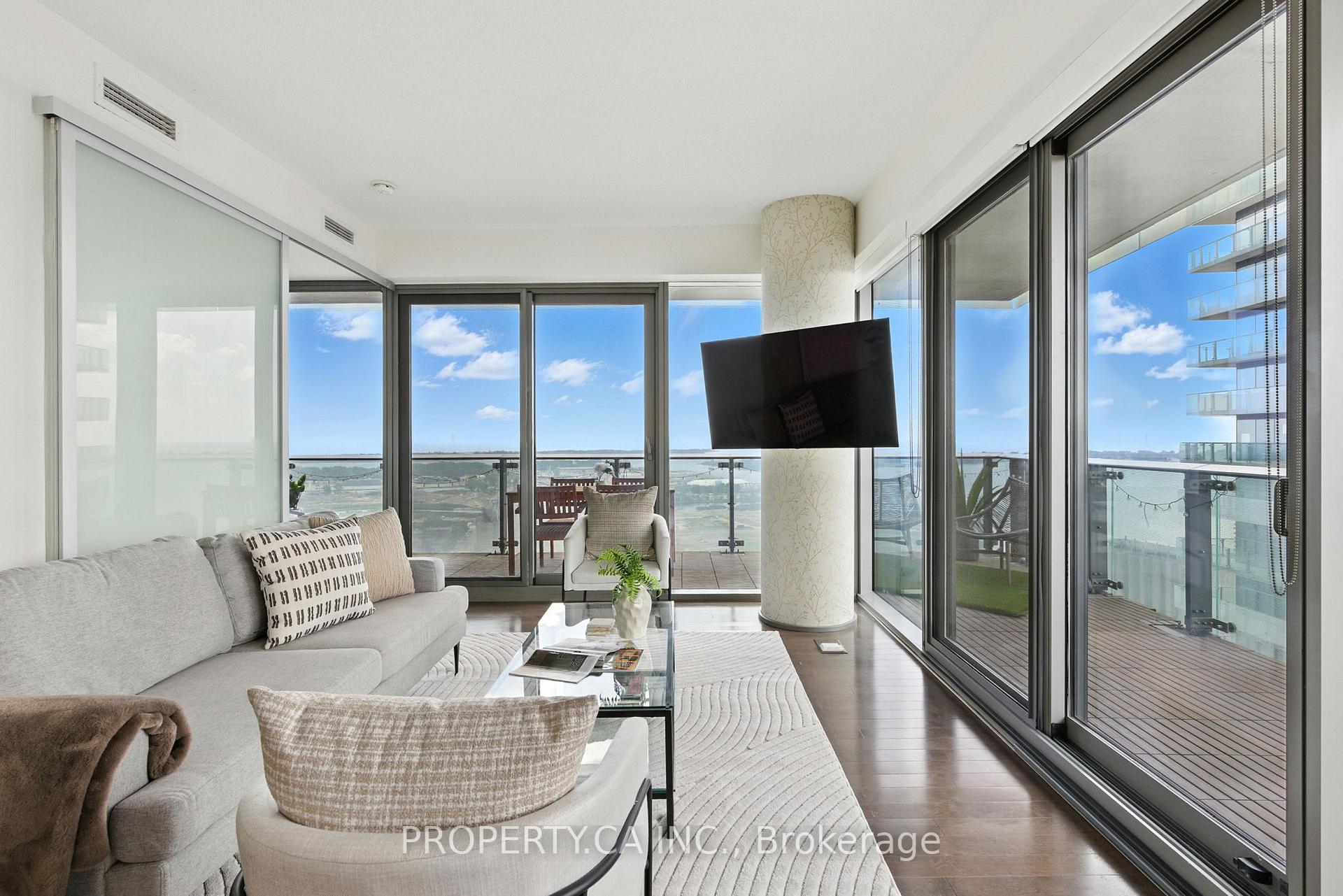 Photo 2 of Unit 3008, 390 Cherry Street, Toronto, Waterfront Communities — HOMEH