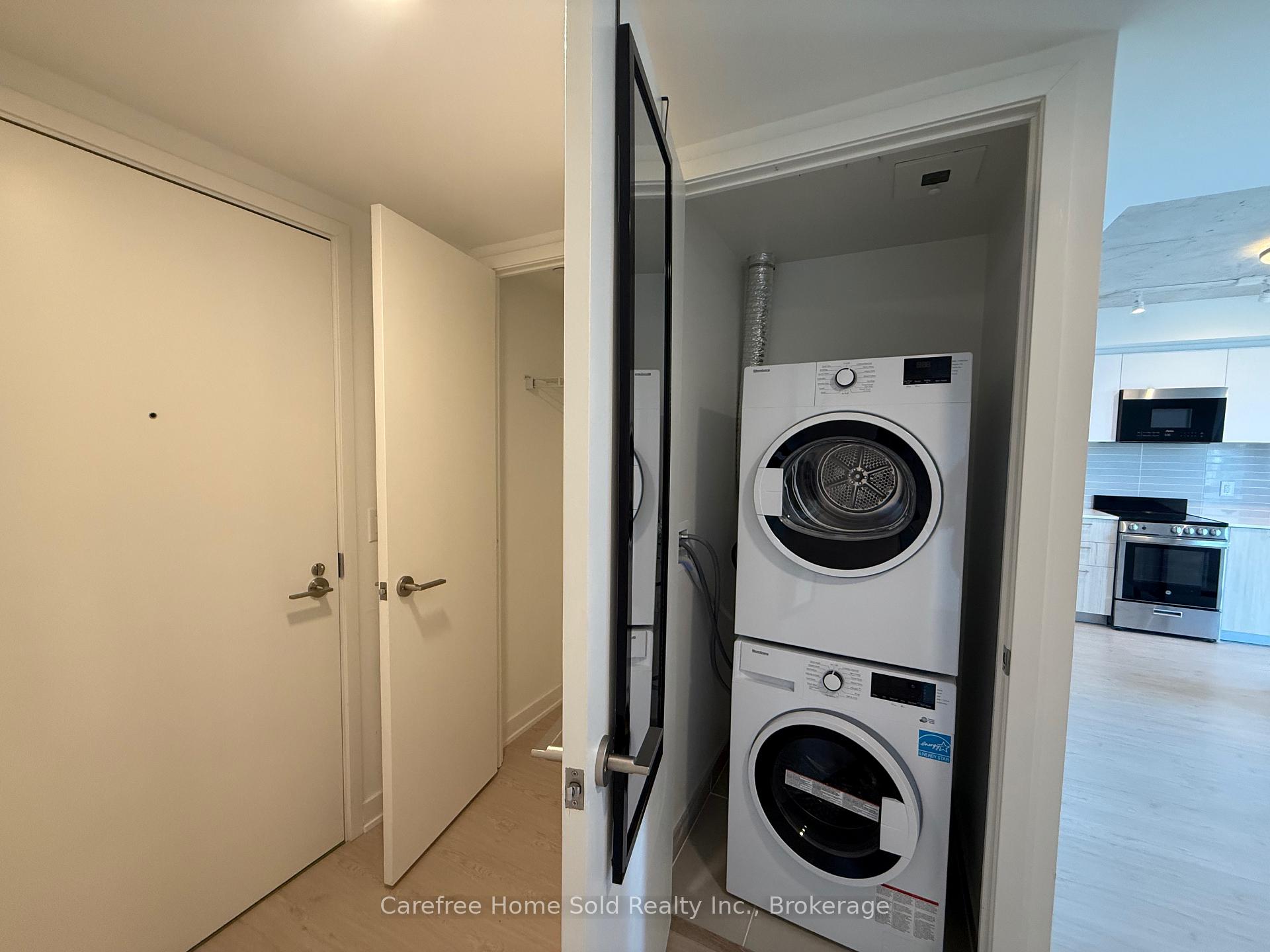 Photo 6 of Unit 1601, 65 Mutual Street, Toronto, Church-Yonge Corridor — HOMEH