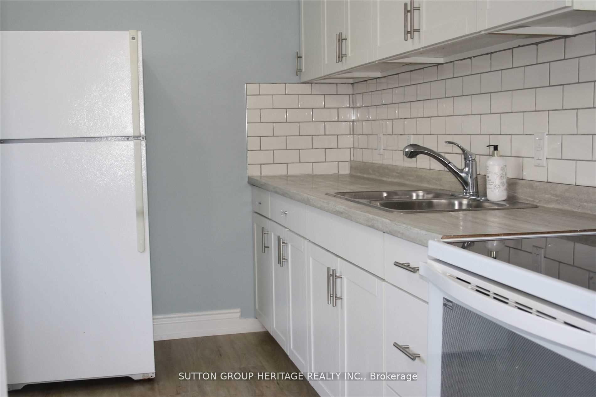 Photo 4 of Unit 3, 110 Tecumseh Avenue, Oshawa, Centennial — HOMEH