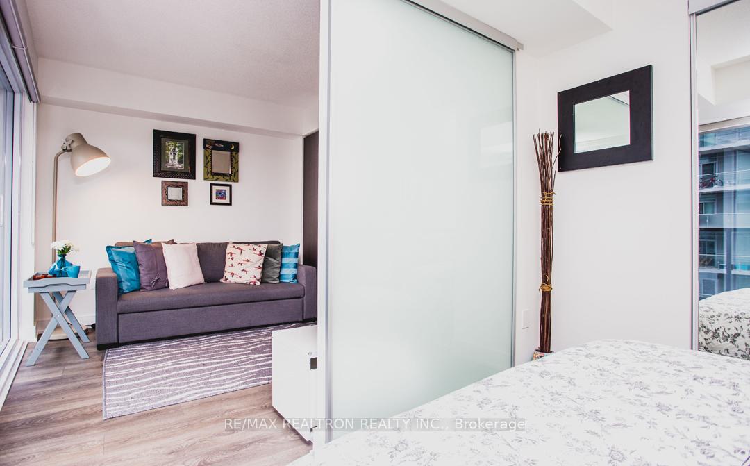 Photo 5 of Unit 2303, 89 Mcgill Street, Toronto, Church-Yonge Corridor — HOMEH
