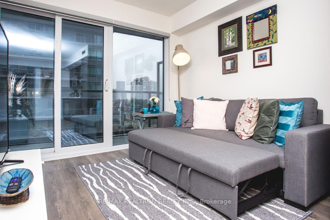 Photo 8 of Unit 2303, 89 Mcgill Street, Toronto, Church-Yonge Corridor — HOMEH