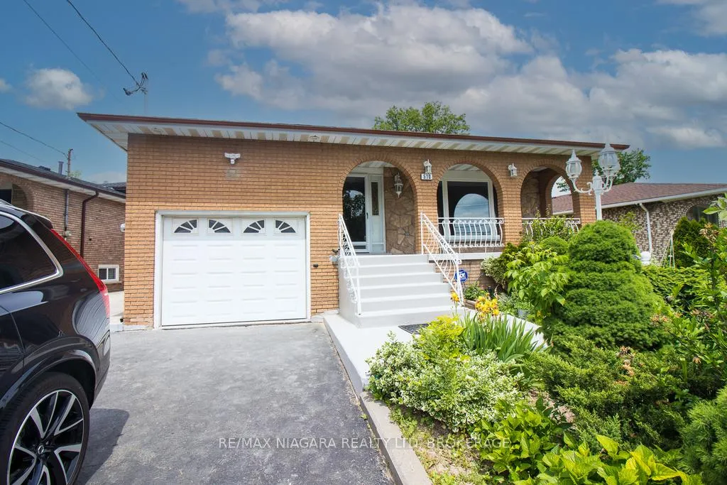 Front of Unit Main, 510 Queen Victoria Drive