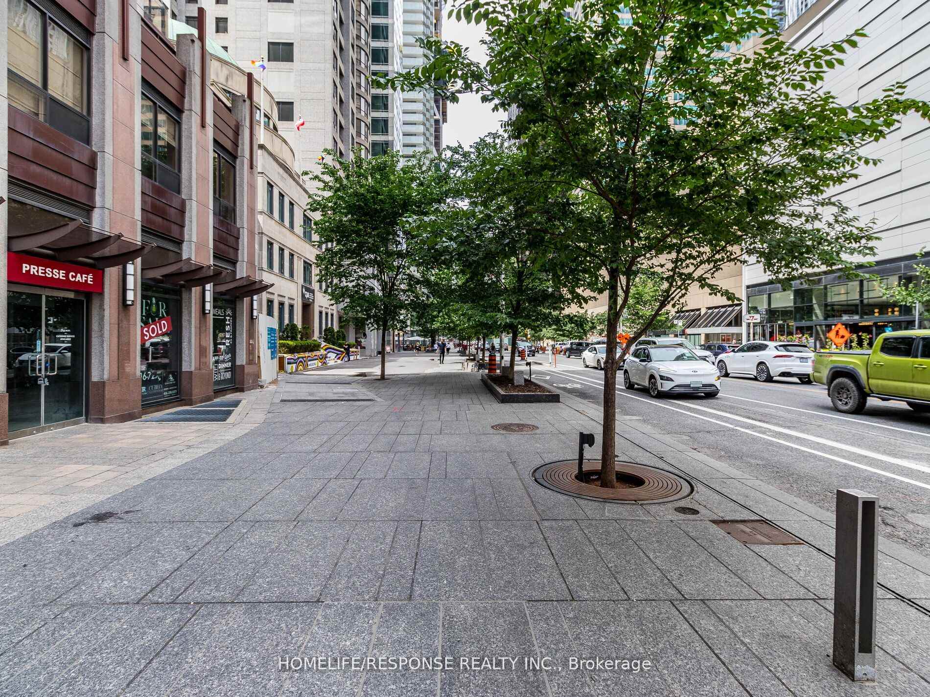 Photo 3 of Unit 802, 85 Bloor Street E, Toronto, Church-Yonge Corridor — HOMEH