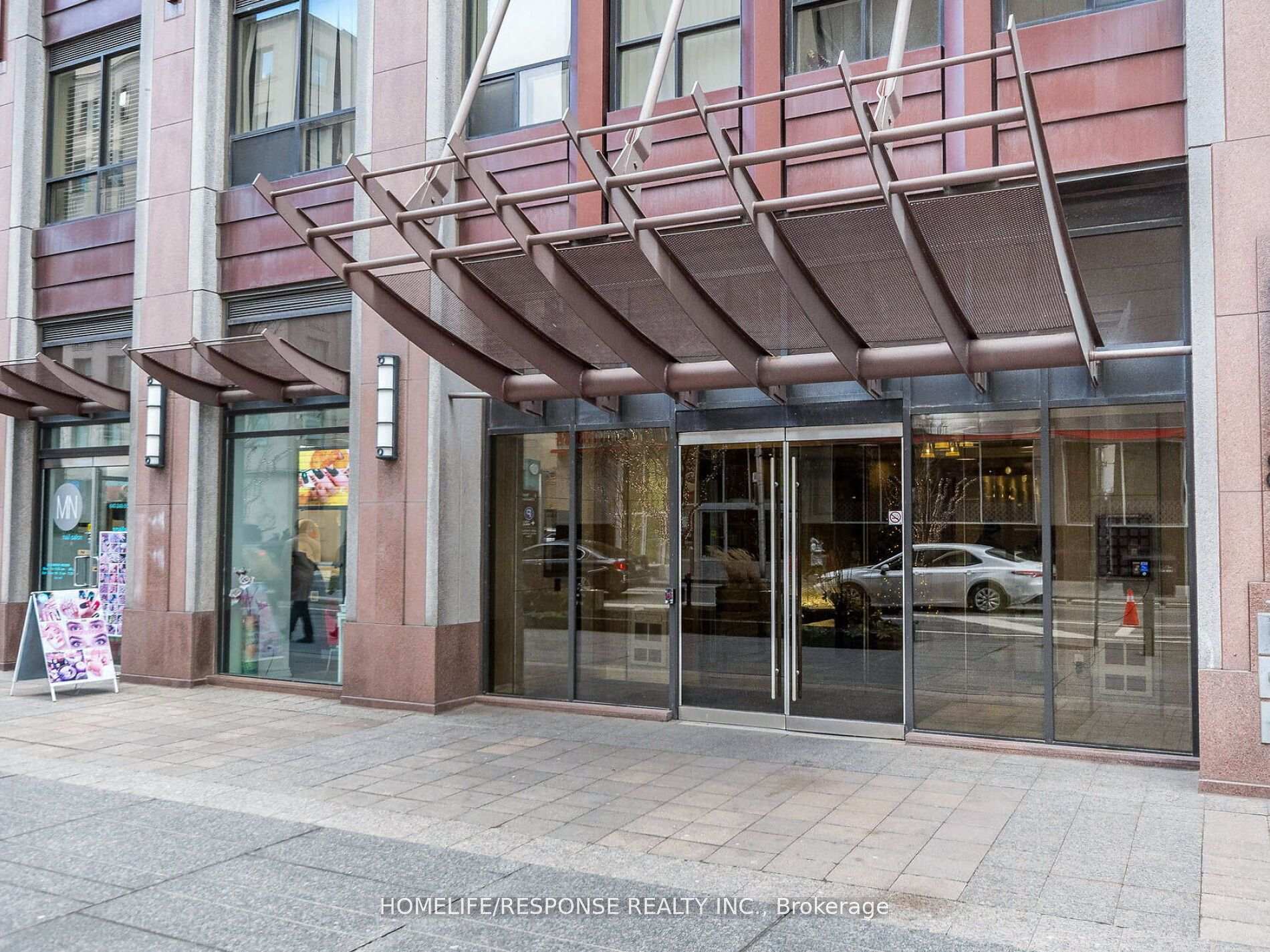 Photo 4 of Unit 802, 85 Bloor Street E, Toronto, Church-Yonge Corridor — HOMEH