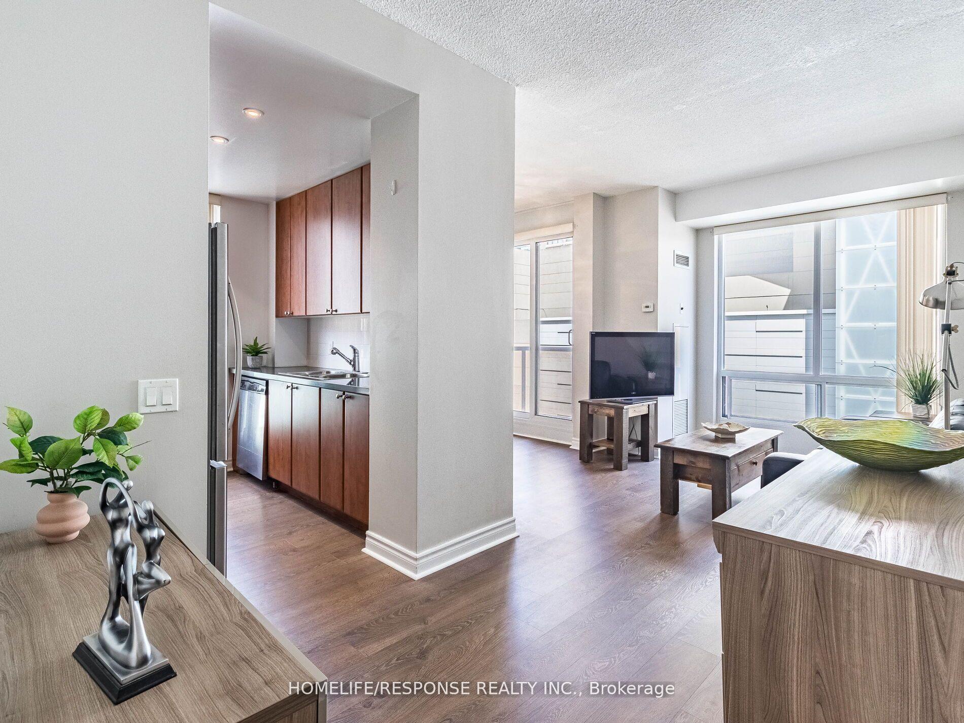 Photo 10 of Unit 802, 85 Bloor Street E, Toronto, Church-Yonge Corridor — HOMEH