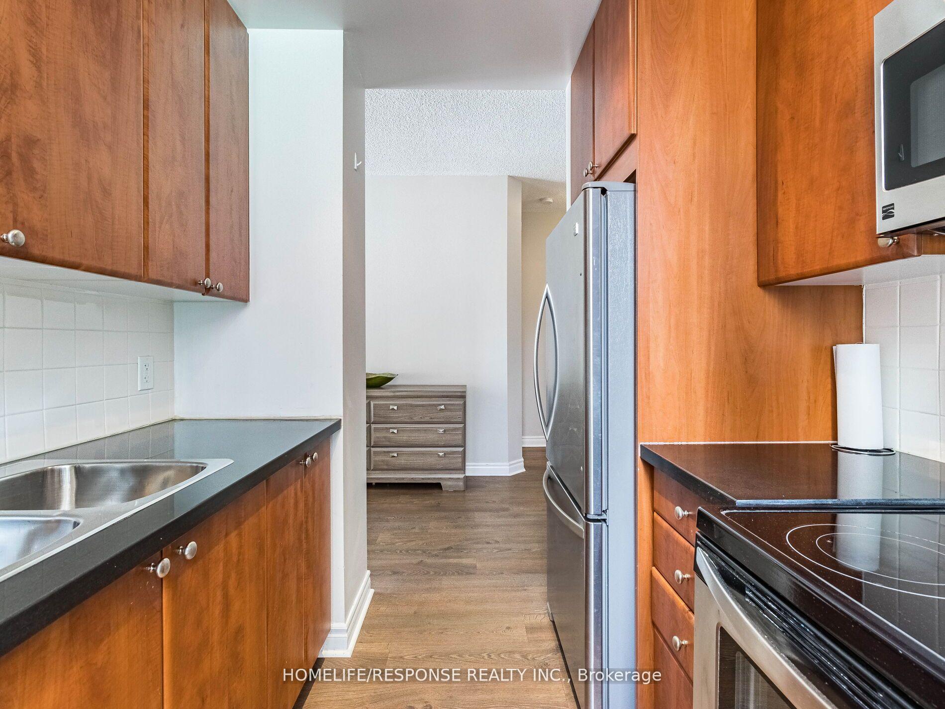 Photo 13 of Unit 802, 85 Bloor Street E, Toronto, Church-Yonge Corridor — HOMEH