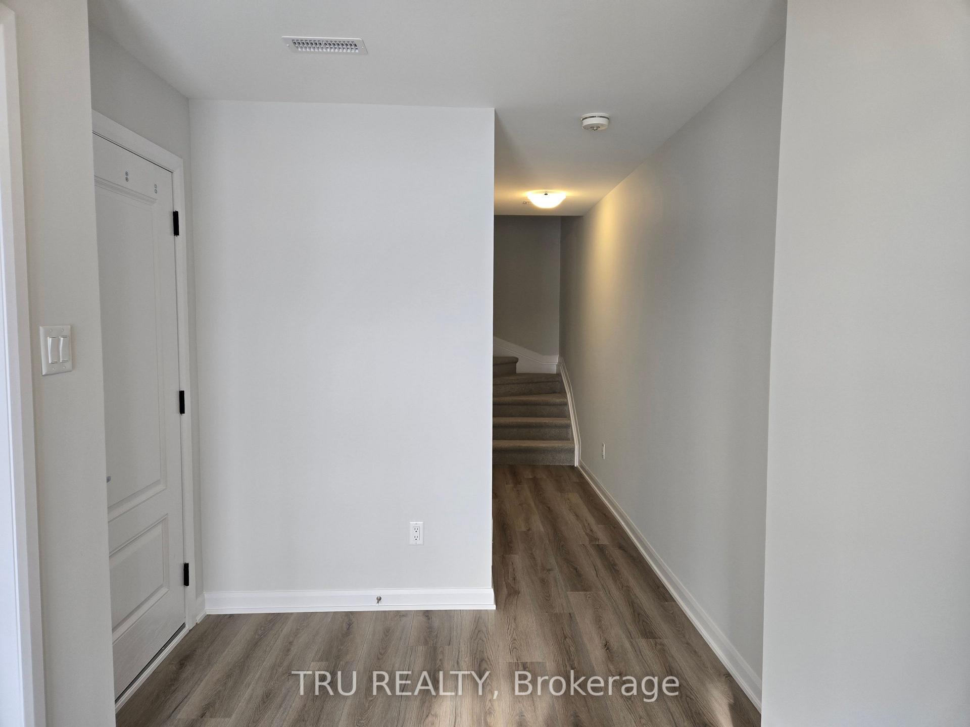 Photo 2 of 748 Lurgan Way, Ottawa, Barrhaven - Half Moon Bay — HOMEH