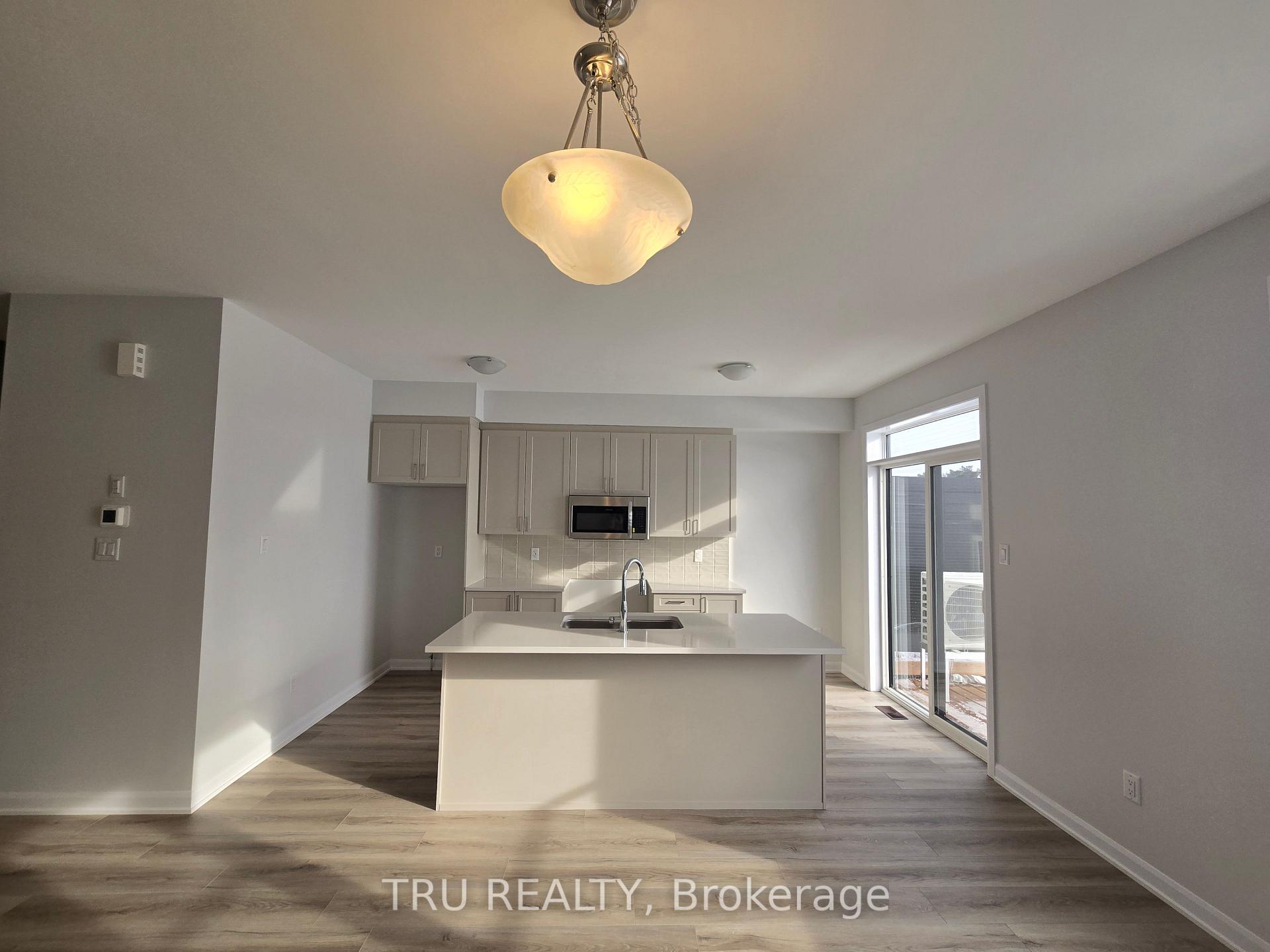 Photo 4 of 748 Lurgan Way, Ottawa, Barrhaven - Half Moon Bay — HOMEH