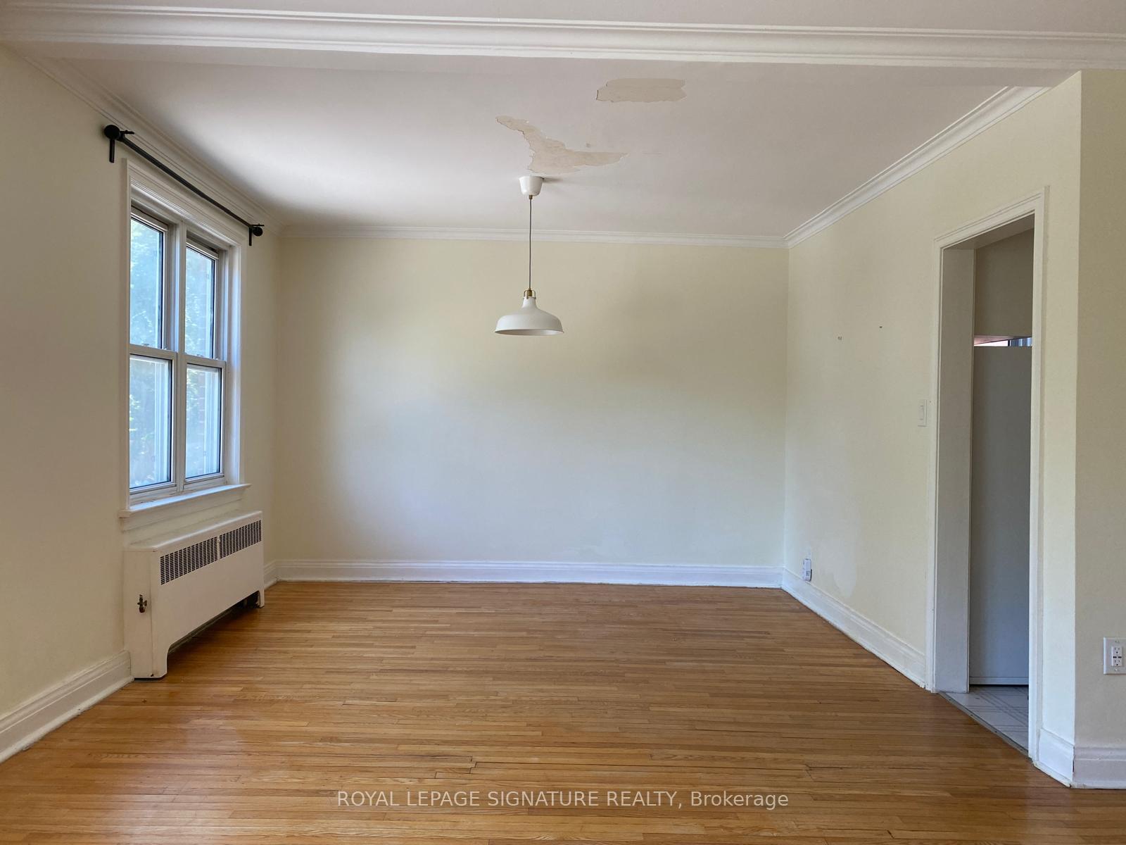 Photo 3 of Unit 2, 6 Markdale Avenue, Toronto, Humewood-Cedarvale — HOMEH