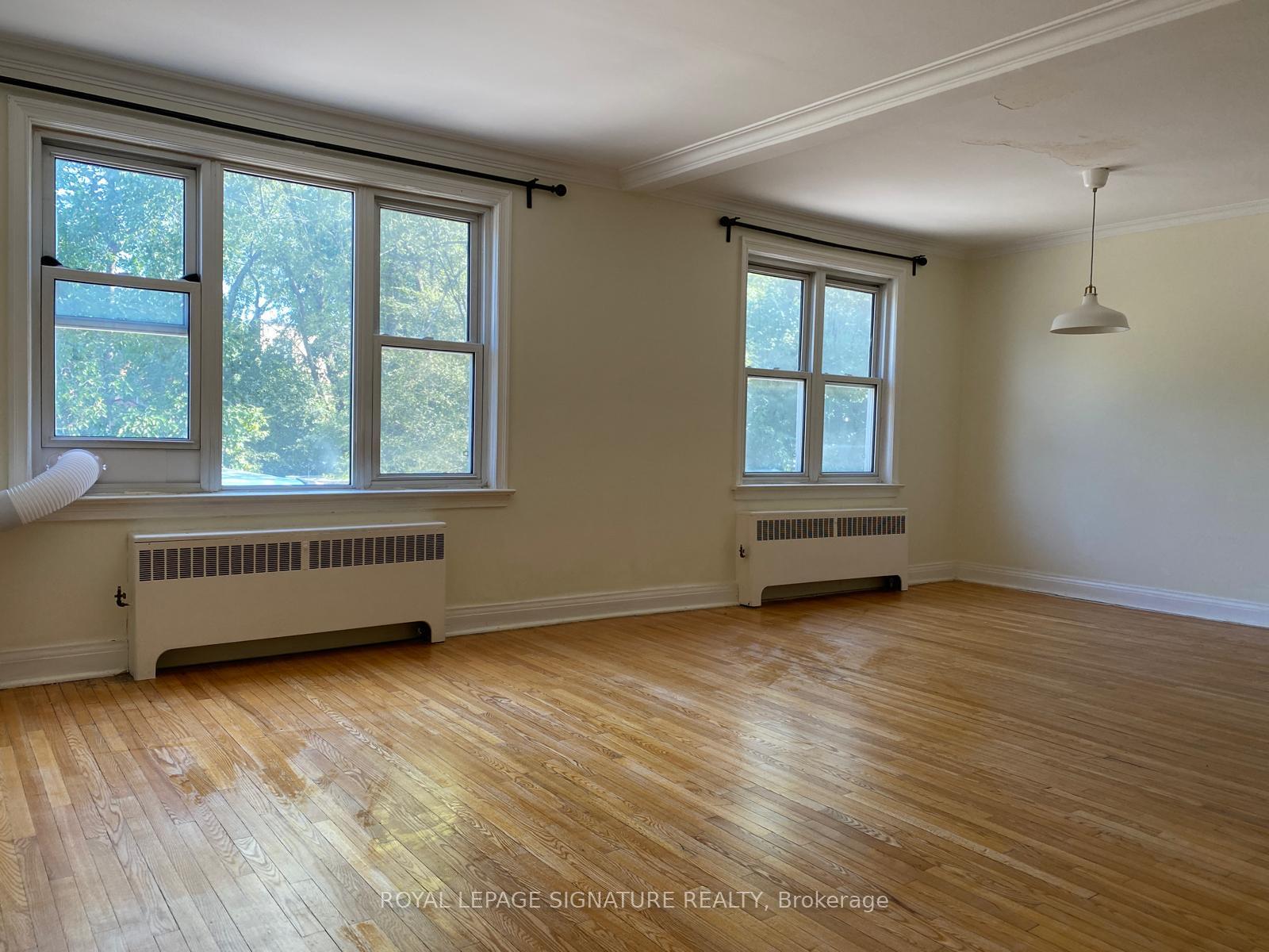 Photo 4 of Unit 2, 6 Markdale Avenue, Toronto, Humewood-Cedarvale — HOMEH