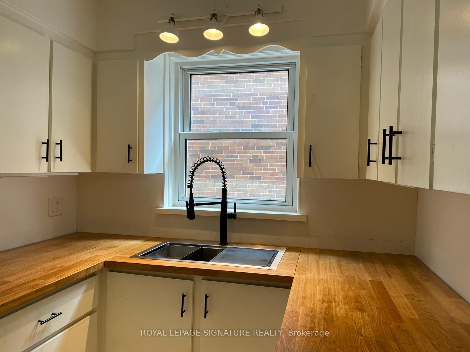 Photo 7 of Unit 2, 6 Markdale Avenue, Toronto, Humewood-Cedarvale — HOMEH