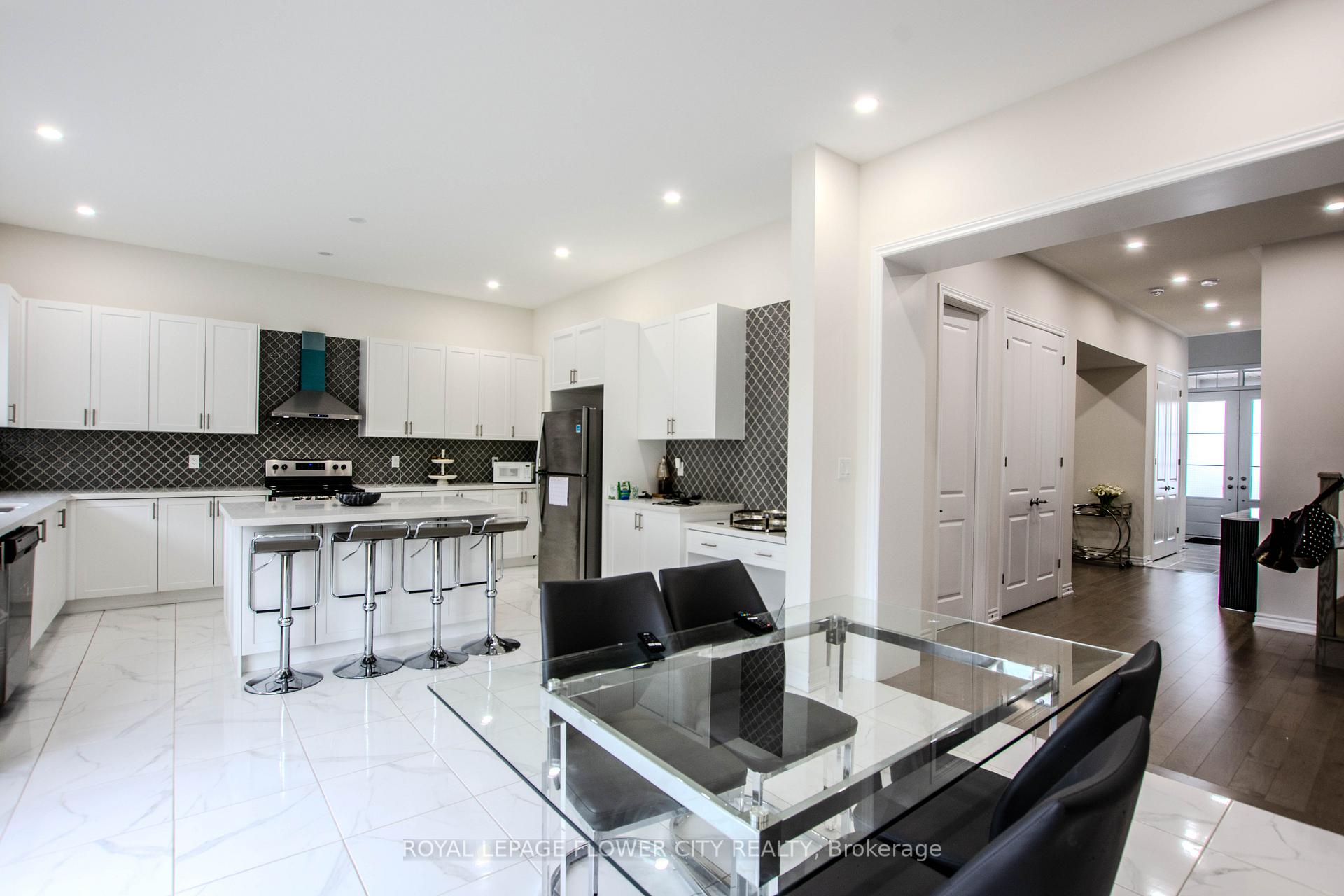 Photo 13 of 1114 Wickham Road, Innisfil, Alcona — HOMEH