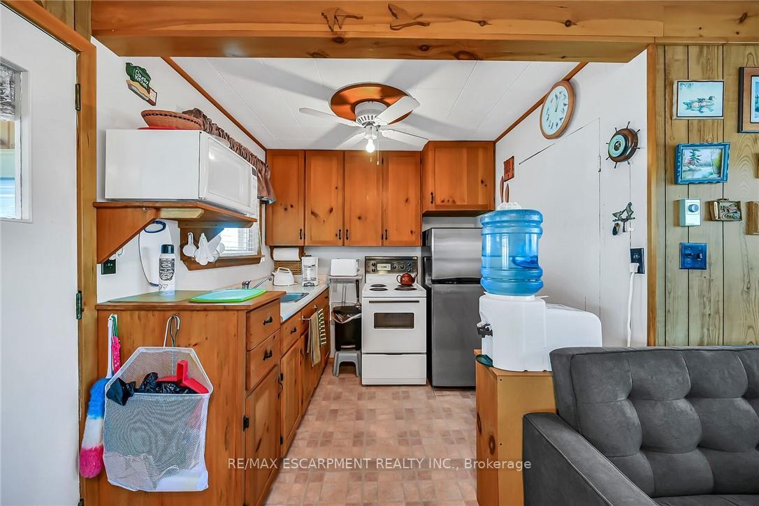 Photo 13 of 86 Lakeshore Road, Haldimand — HOMEH