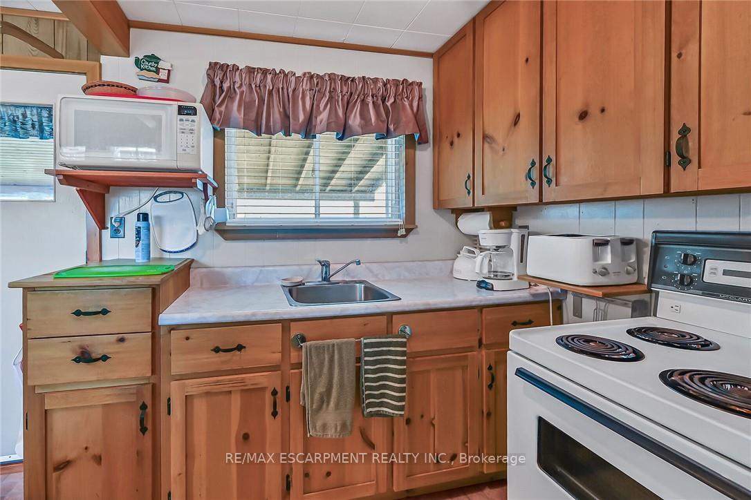 Photo 15 of 86 Lakeshore Road, Haldimand — HOMEH
