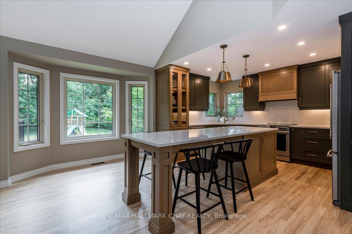 Photo 14 of 32 Forest Hill Drive, Springwater, Midhurst — HOMEH