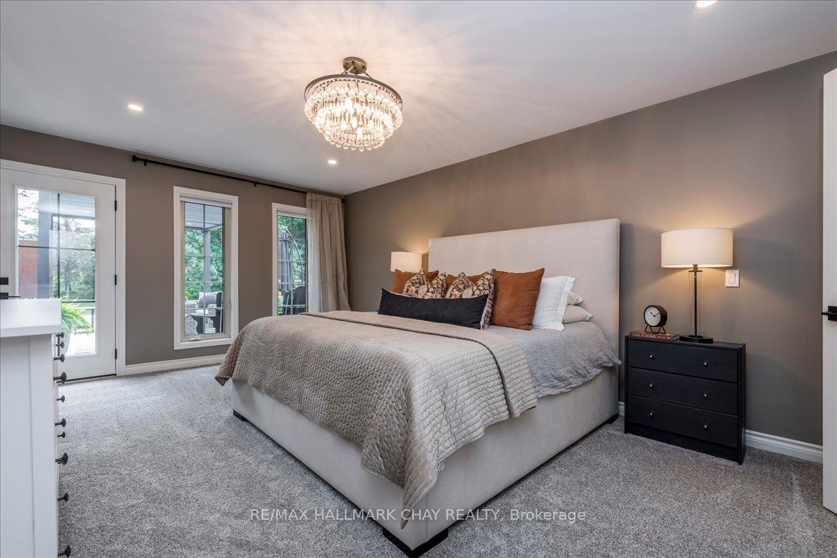 Photo 19 of 32 Forest Hill Drive, Springwater, Midhurst — HOMEH