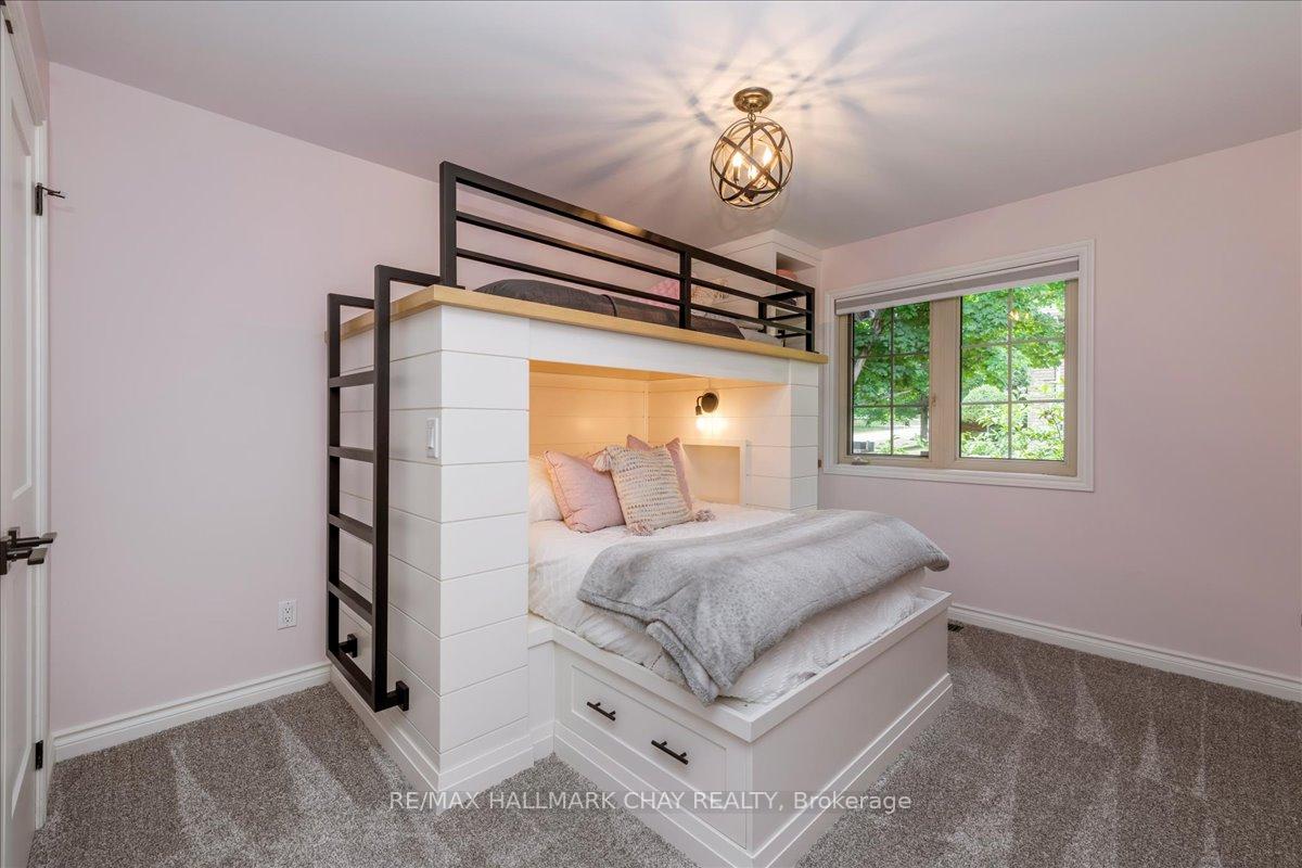 Photo 42 of 32 Forest Hill Drive, Springwater, Midhurst — HOMEH