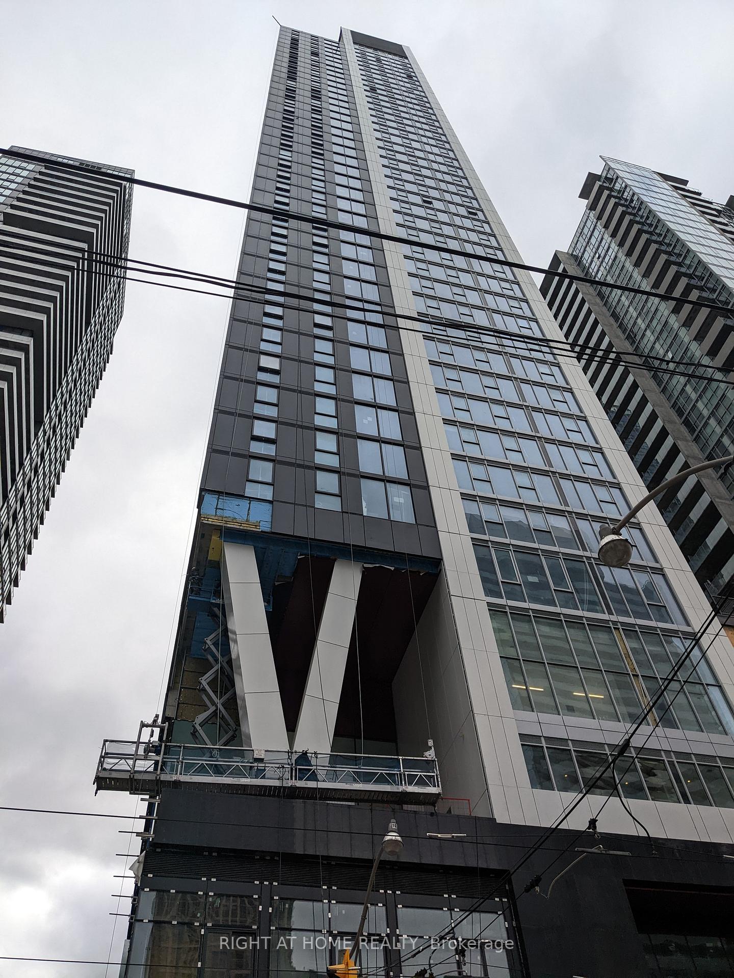 Front of Unit 1507, 357 King Street W