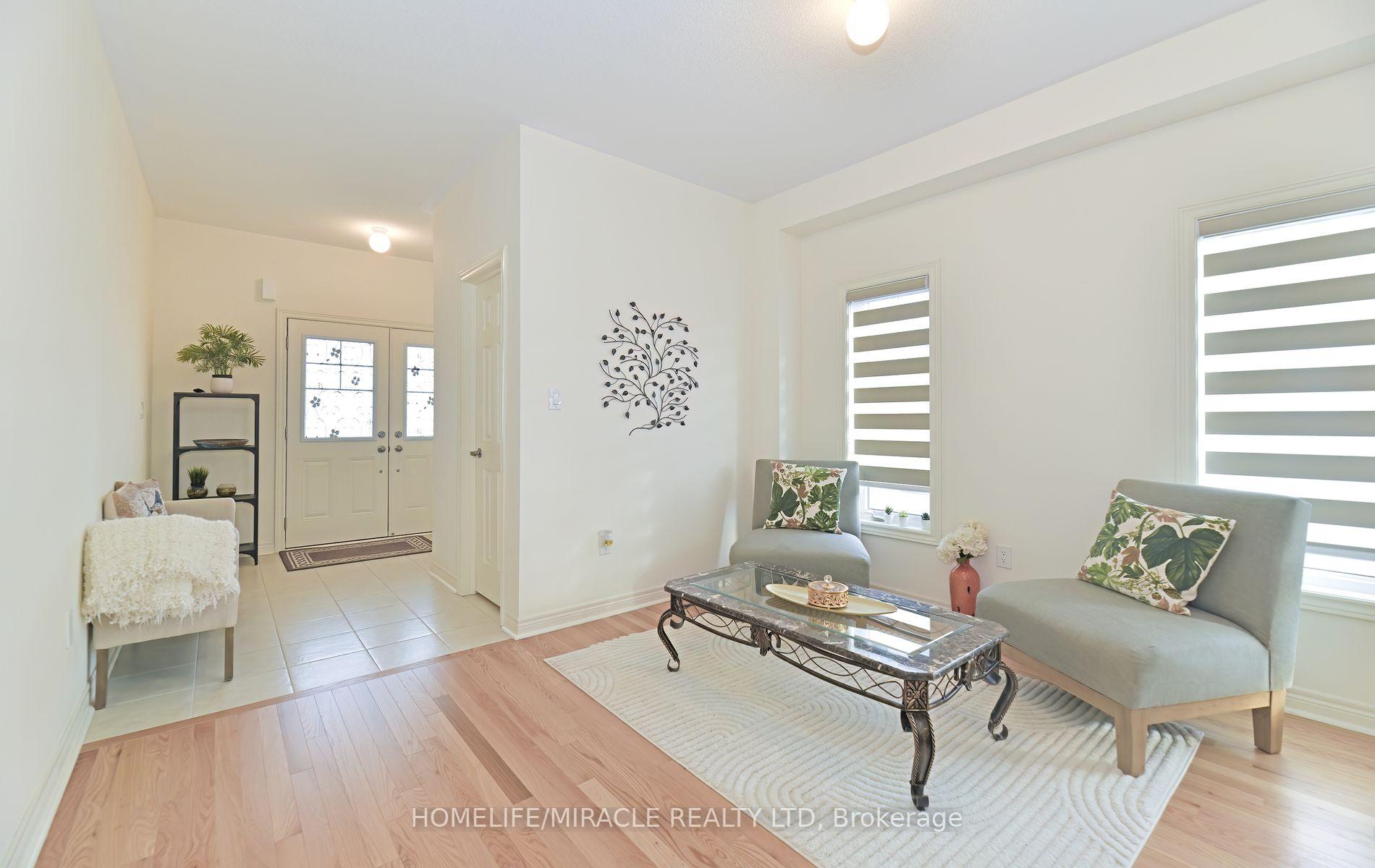 Photo 2 of 656 Fleetwood Drive, Oshawa, Eastdale — HOMEH