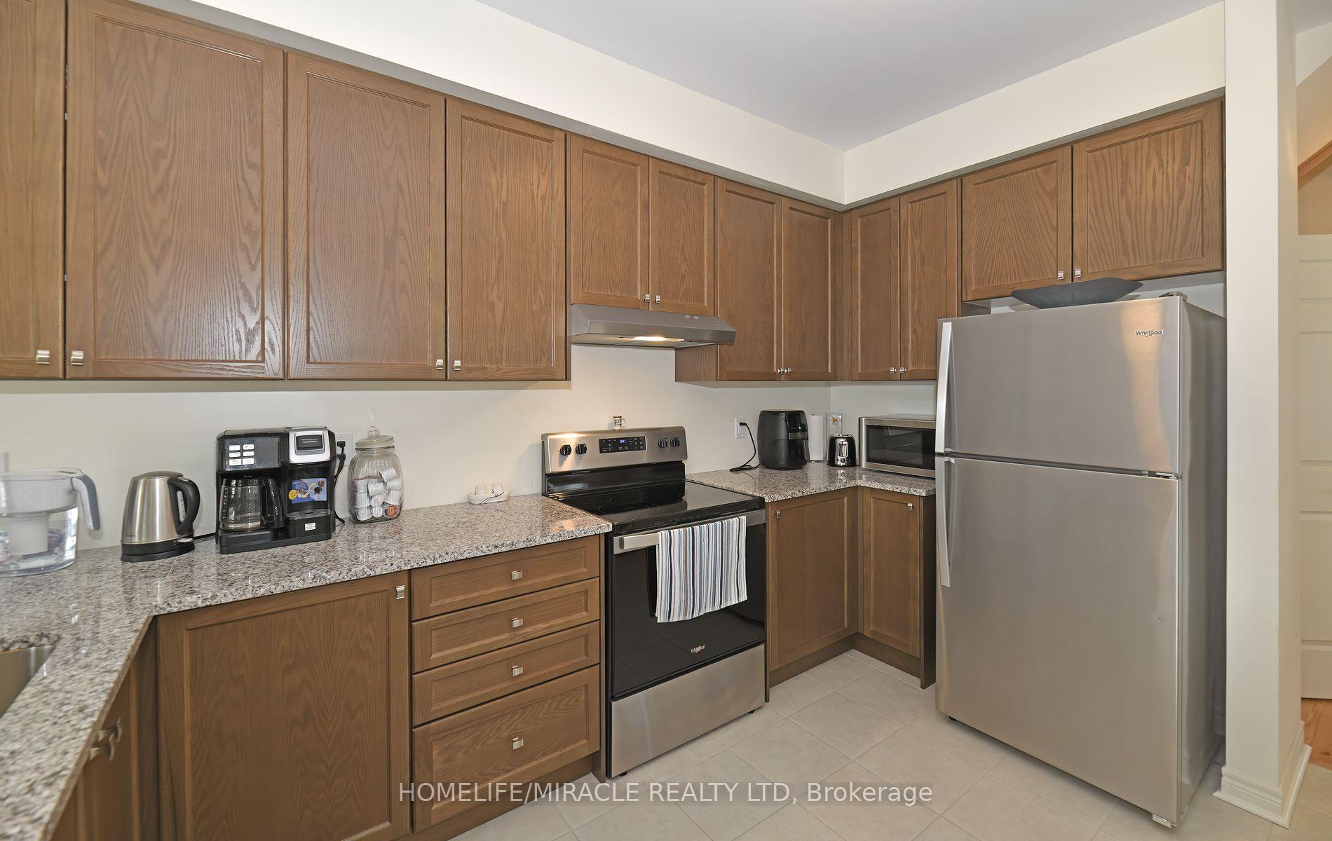 Photo 6 of 656 Fleetwood Drive, Oshawa, Eastdale — HOMEH