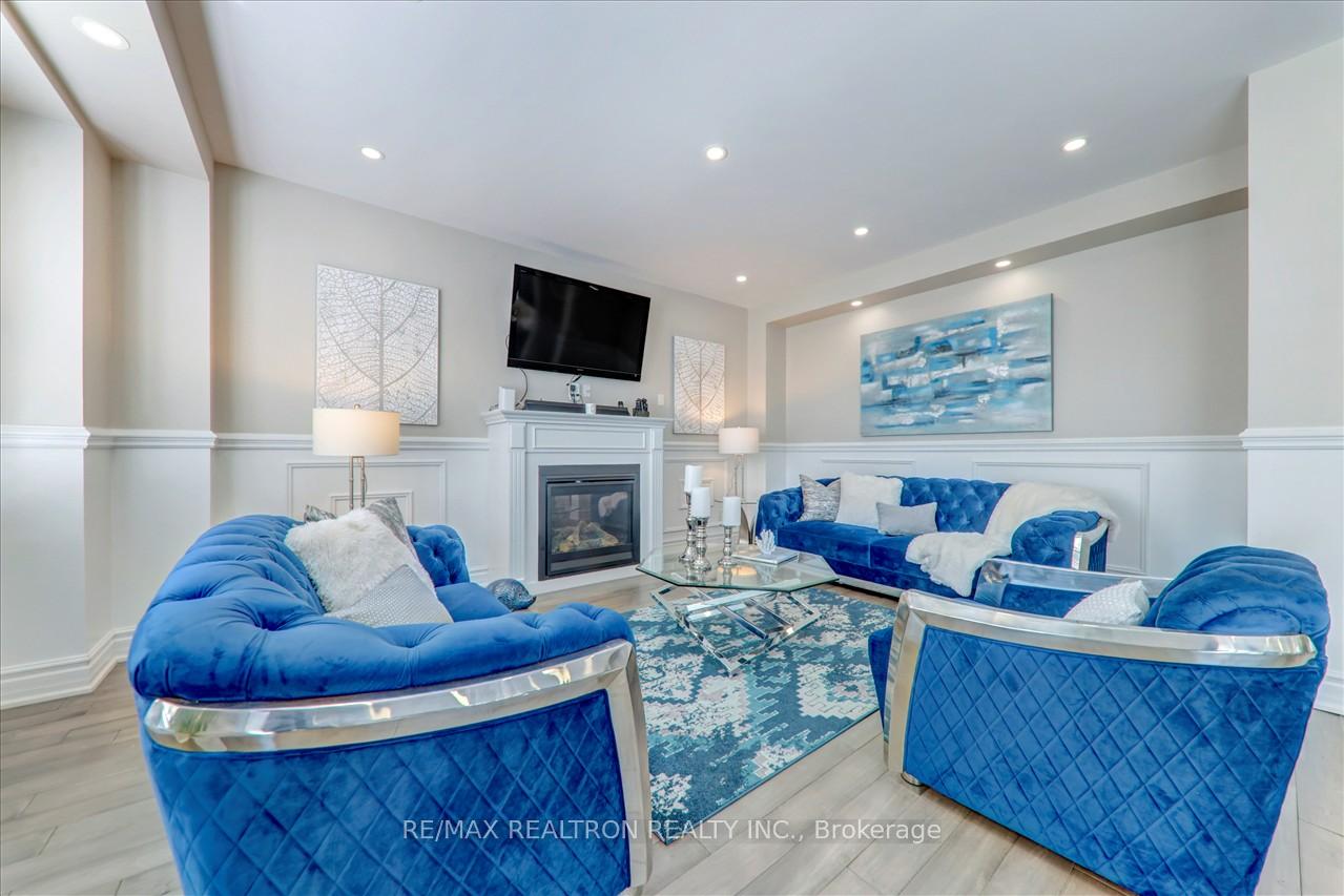 Photo 5 of 2380 Equestrian Crescent, Oshawa, Windfields — HOMEH