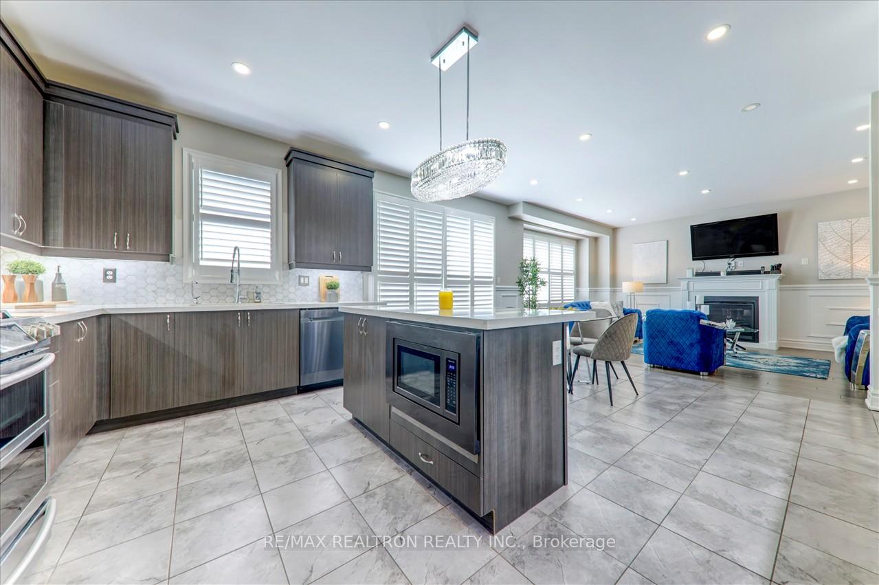 Photo 7 of 2380 Equestrian Crescent, Oshawa, Windfields — HOMEH