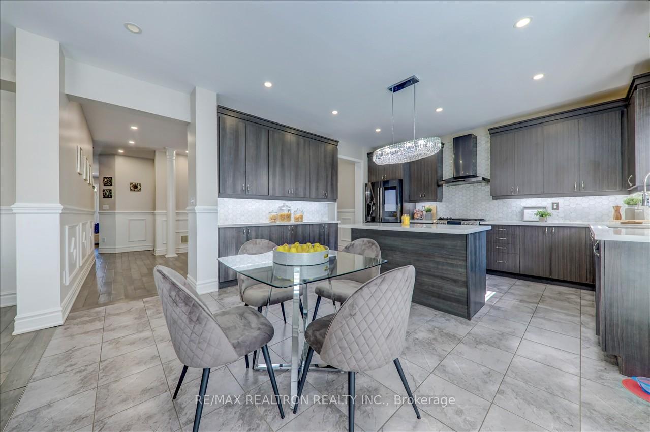 Photo 8 of 2380 Equestrian Crescent, Oshawa, Windfields — HOMEH