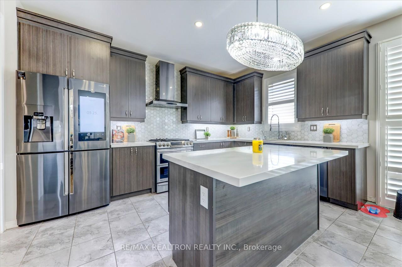 Photo 10 of 2380 Equestrian Crescent, Oshawa, Windfields — HOMEH