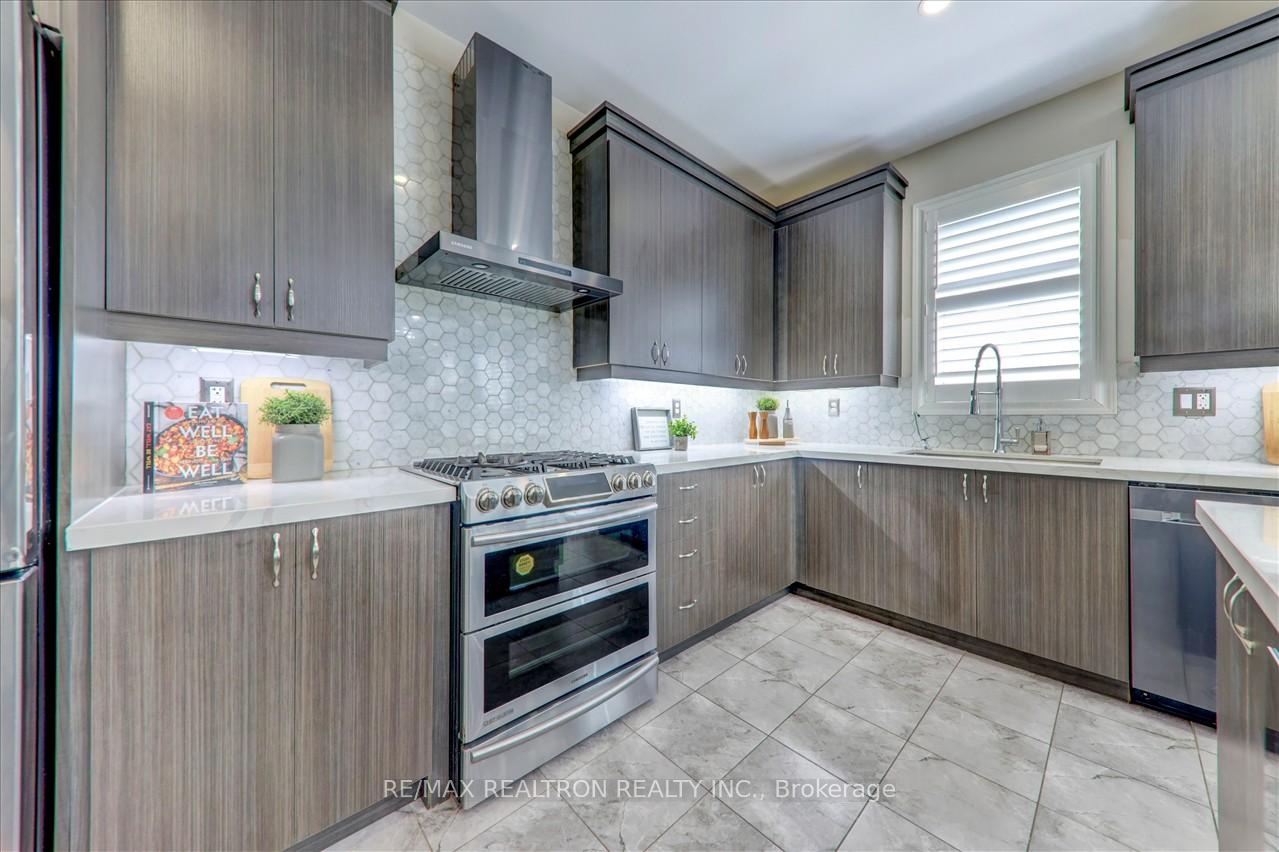 Photo 11 of 2380 Equestrian Crescent, Oshawa, Windfields — HOMEH