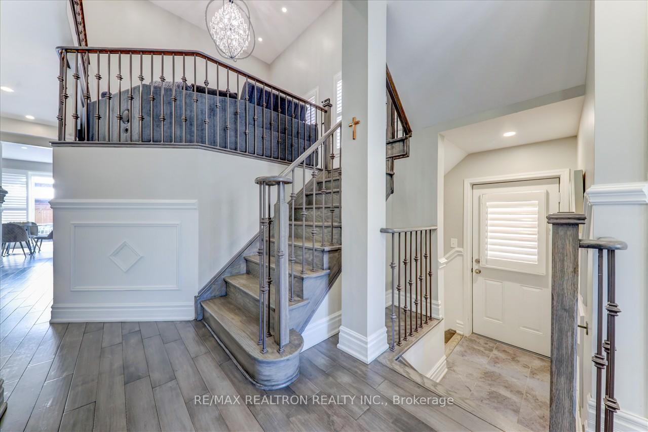 Photo 14 of 2380 Equestrian Crescent, Oshawa, Windfields — HOMEH