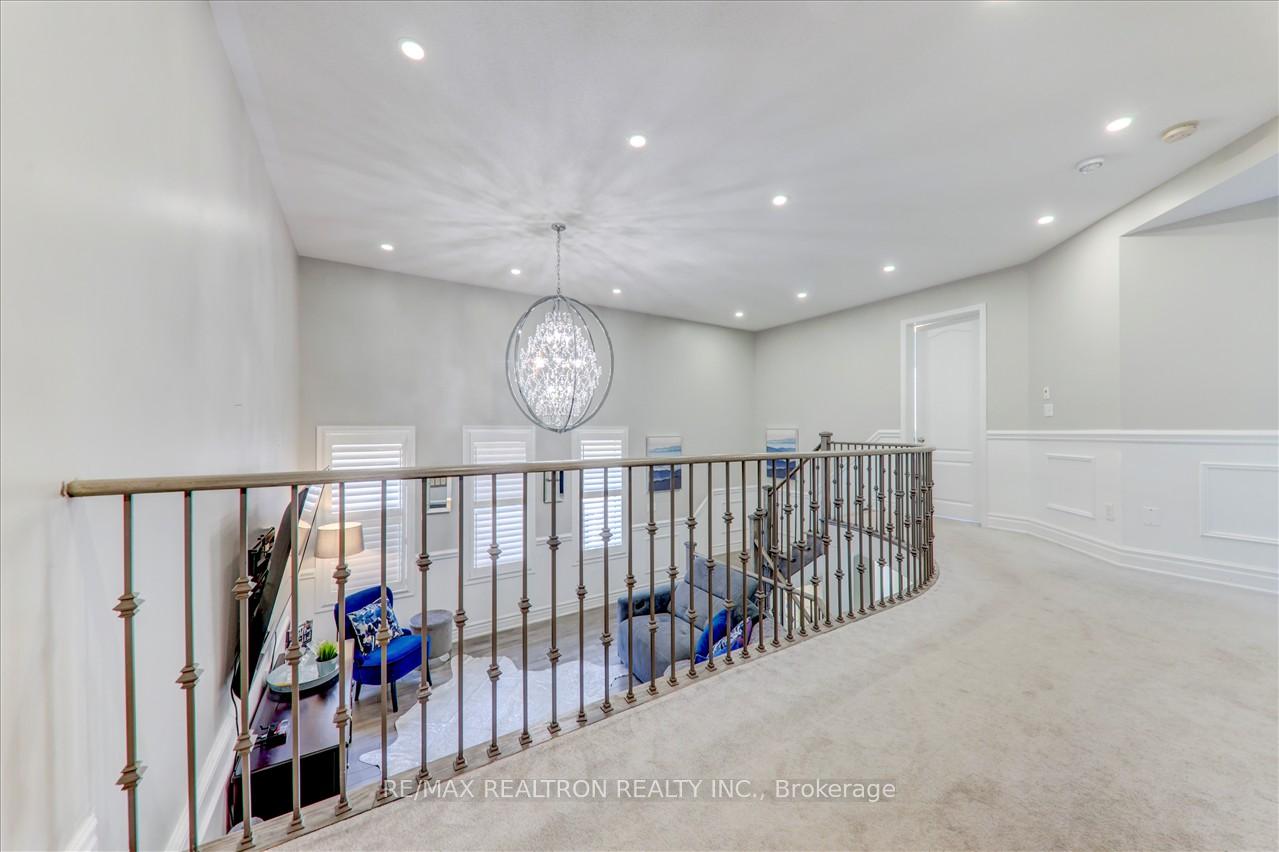 Photo 18 of 2380 Equestrian Crescent, Oshawa, Windfields — HOMEH