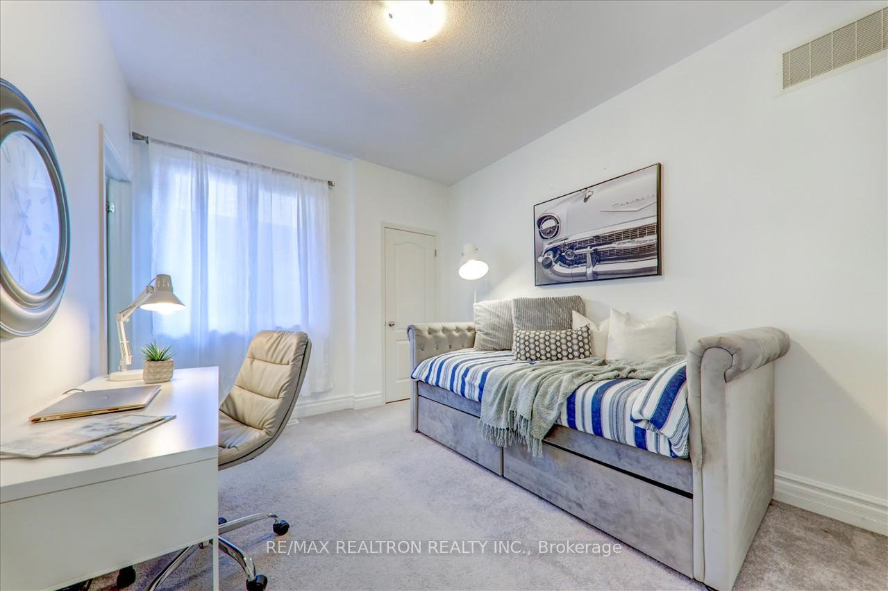 Photo 25 of 2380 Equestrian Crescent, Oshawa, Windfields — HOMEH