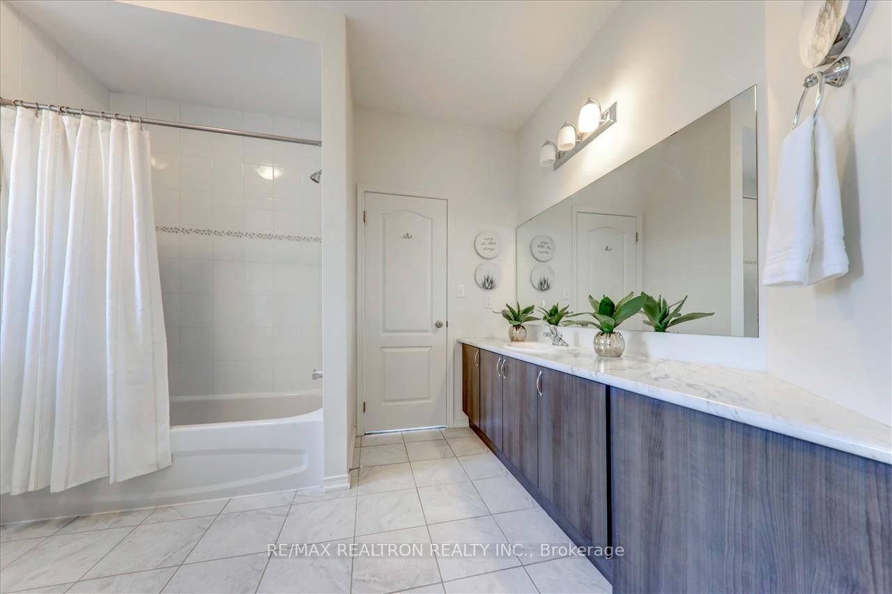 Photo 30 of 2380 Equestrian Crescent, Oshawa, Windfields — HOMEH