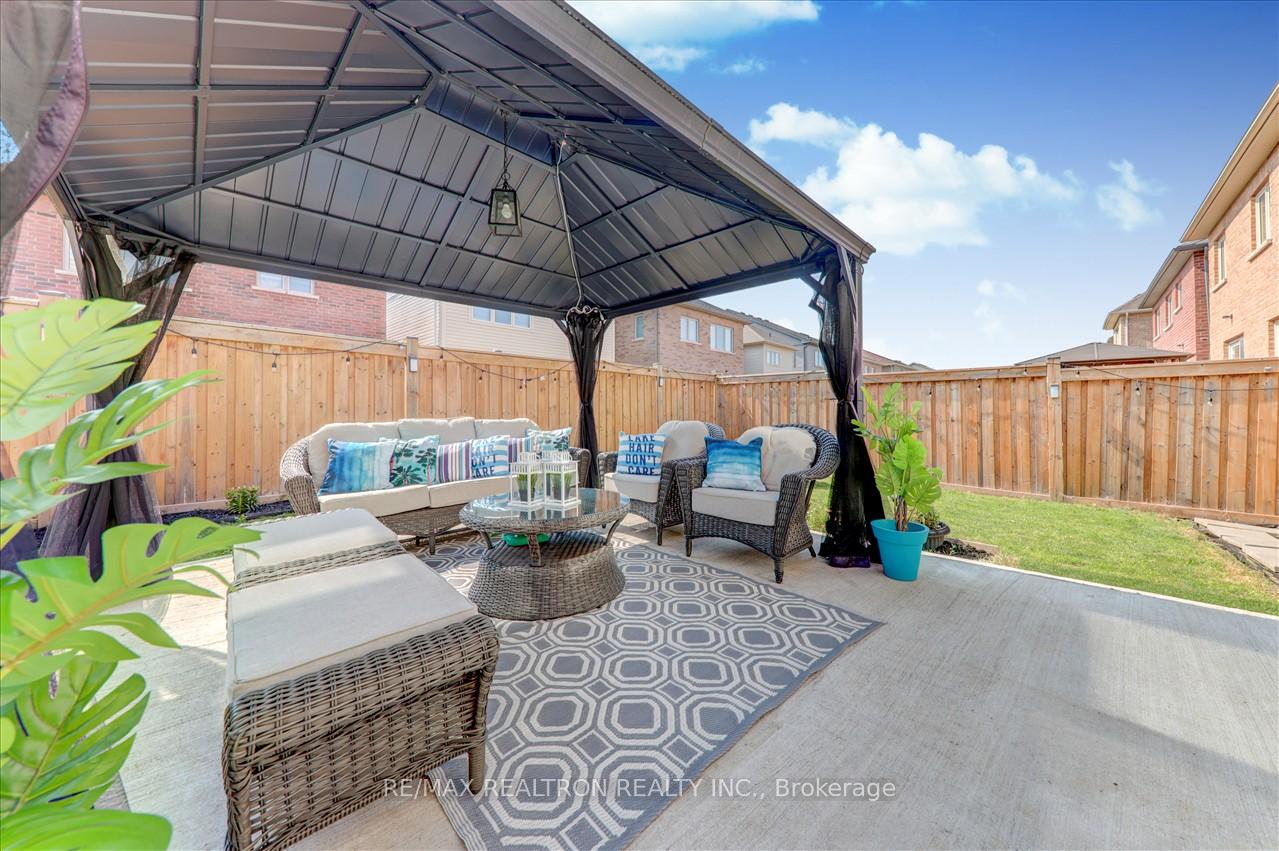 Photo 37 of 2380 Equestrian Crescent, Oshawa, Windfields — HOMEH