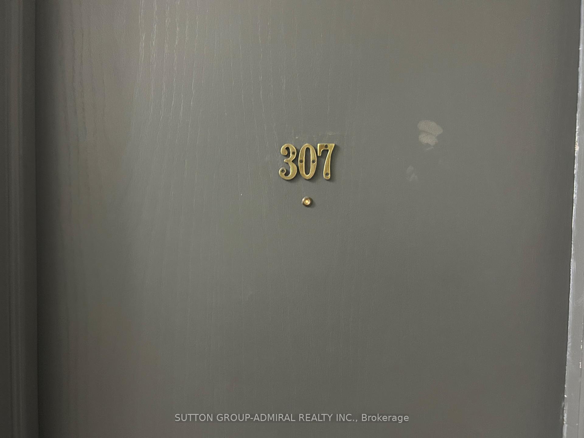 Front of Unit 307, 699 Eglinton Avenue W