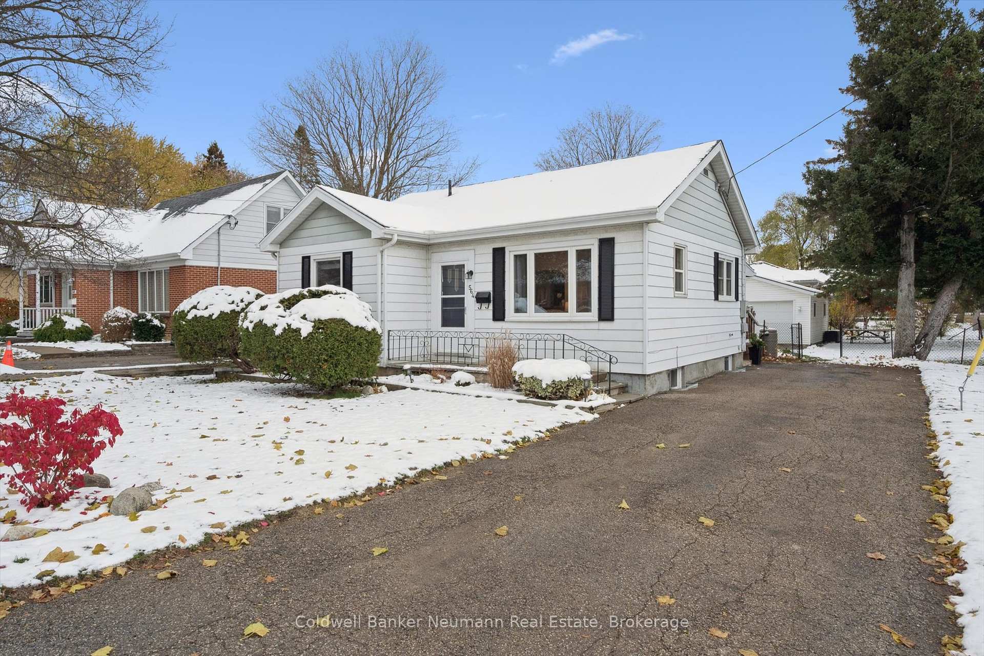Photo 2 of 564 Paisley Road, Guelph, Junction/Onward Willow — HOMEH