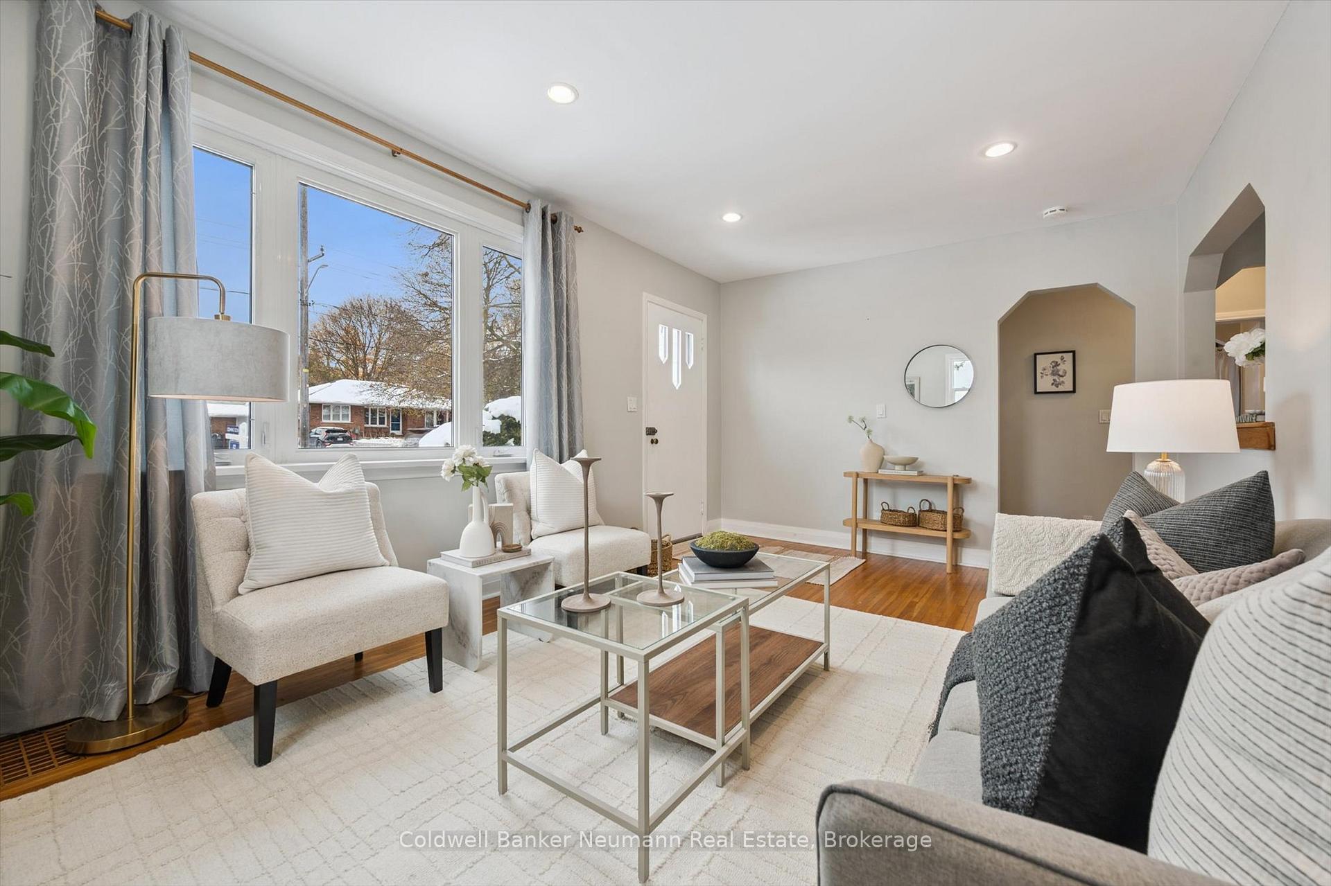 Photo 7 of 564 Paisley Road, Guelph, Junction/Onward Willow — HOMEH