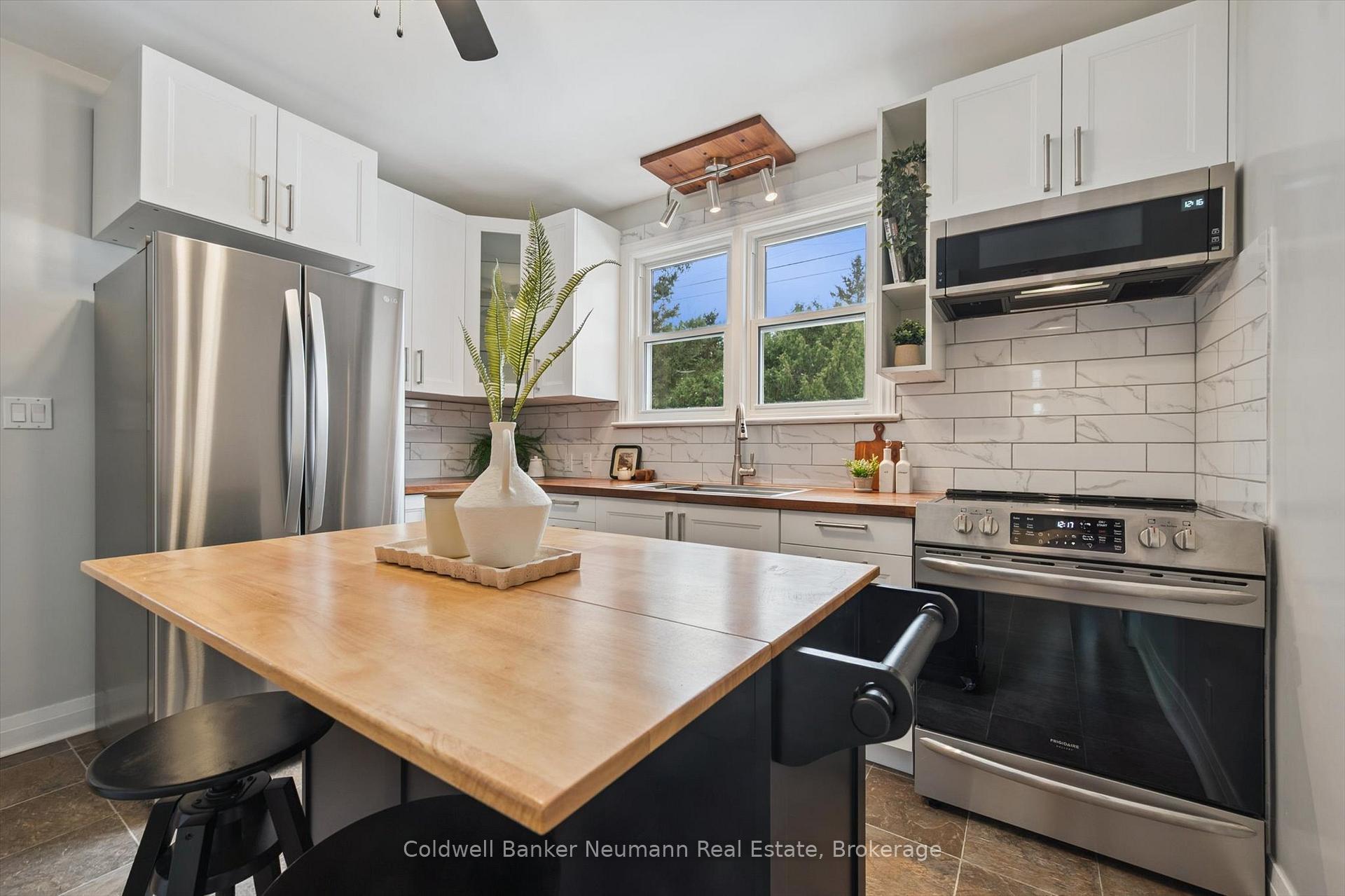 Photo 11 of 564 Paisley Road, Guelph, Junction/Onward Willow — HOMEH